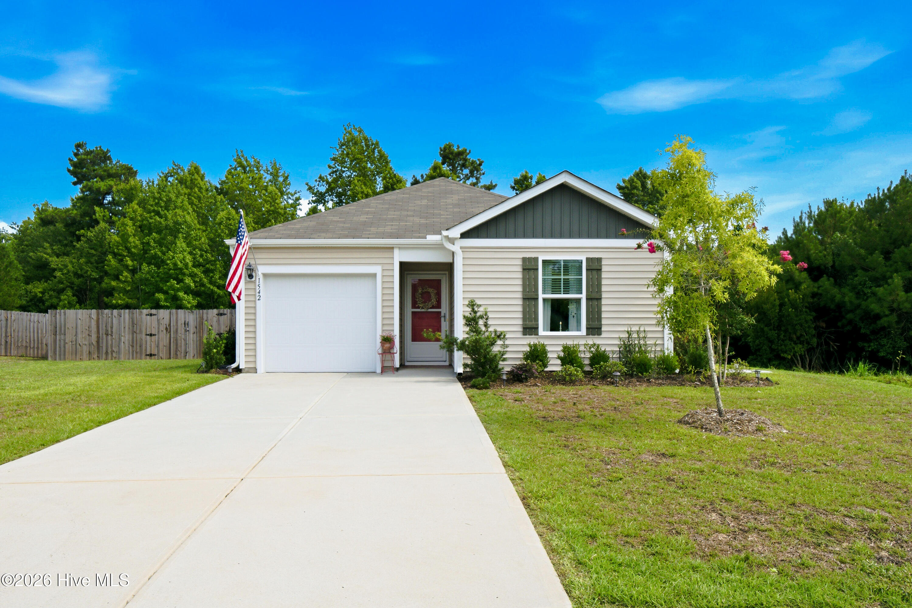 1542 King Lucius Way Se Property Photo 1