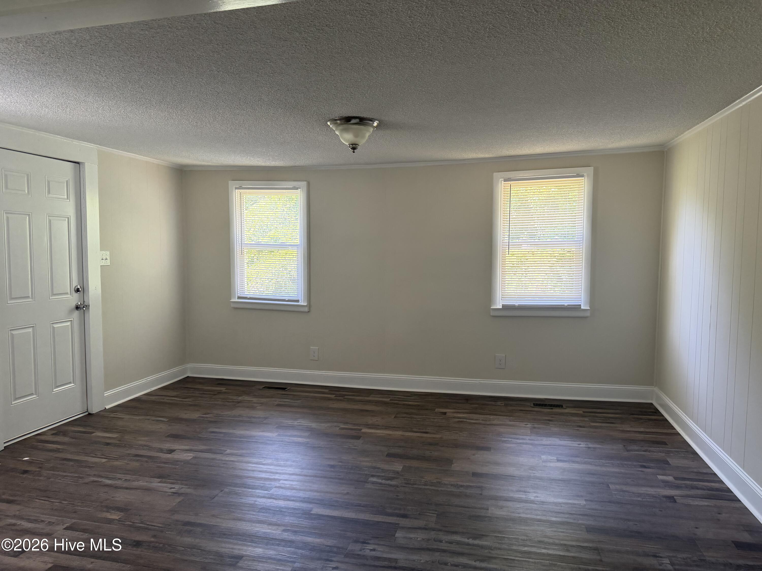 511 E Woodall Street Property Photo 5