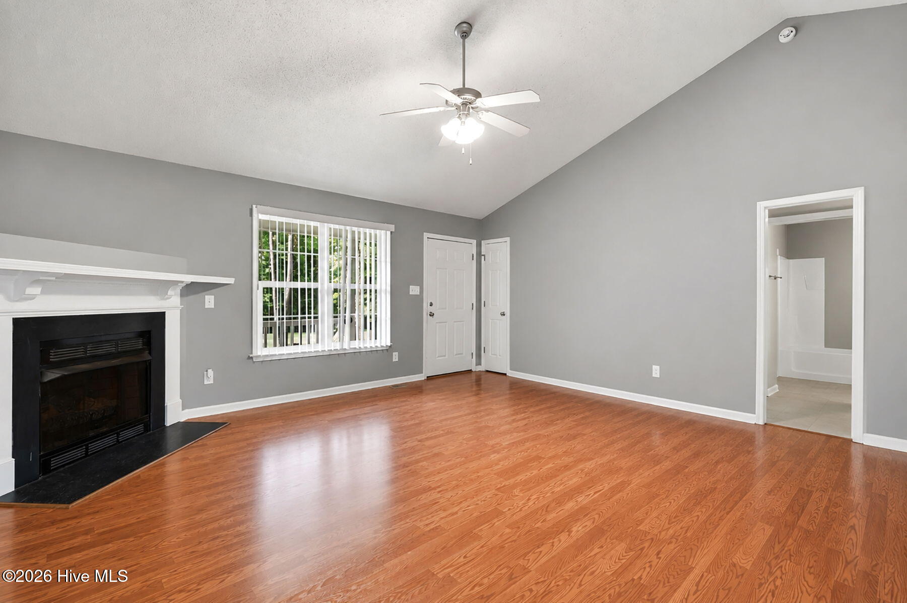130 Walton Circle Property Photo 6