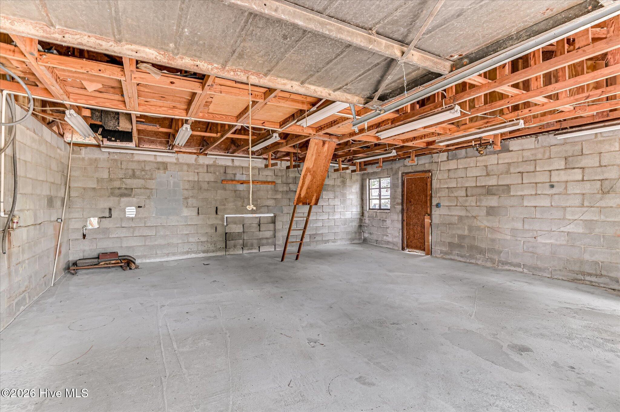 2721 Fleming Drive Property Photo 32