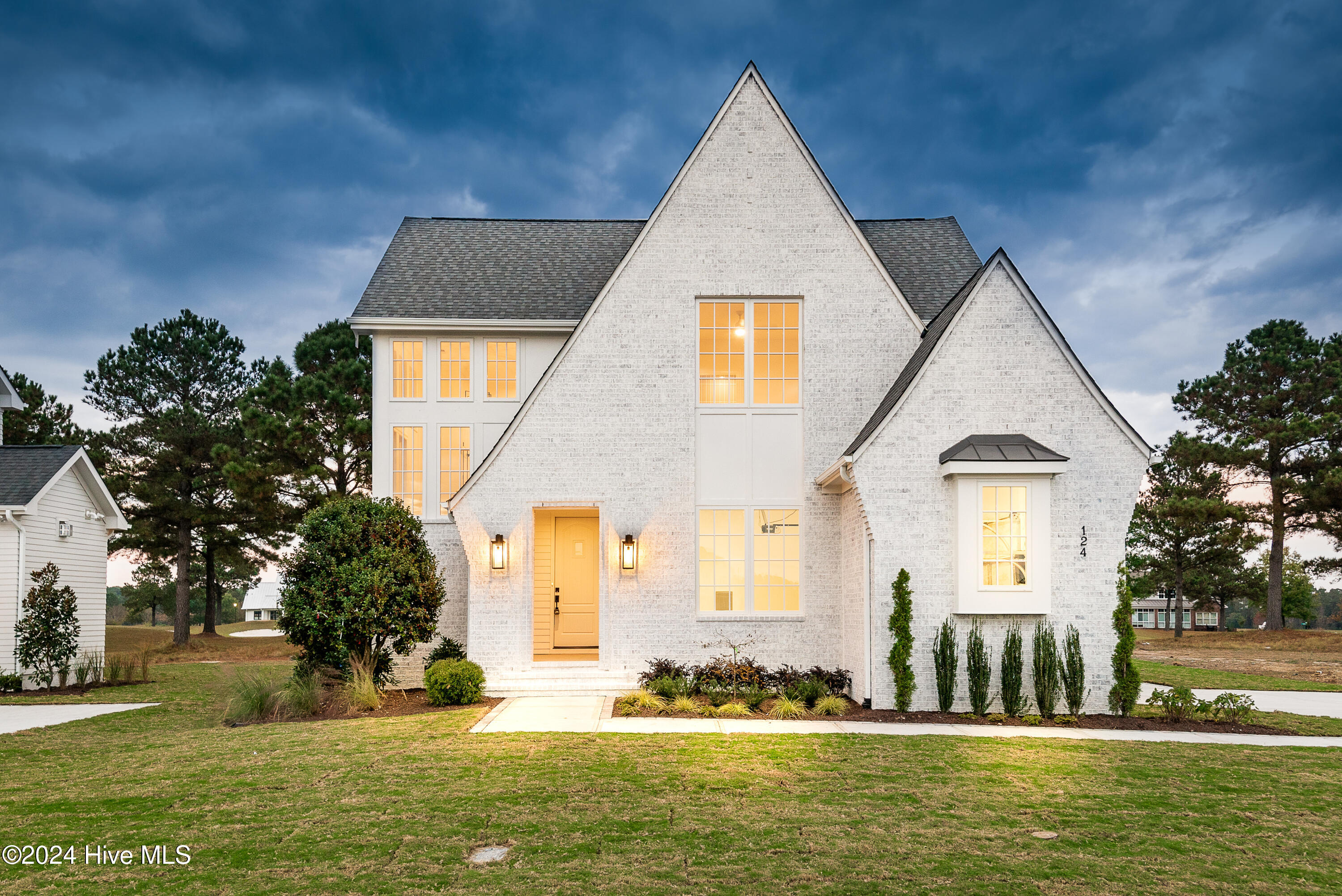 124 Pine Tree Point Property Photo 1