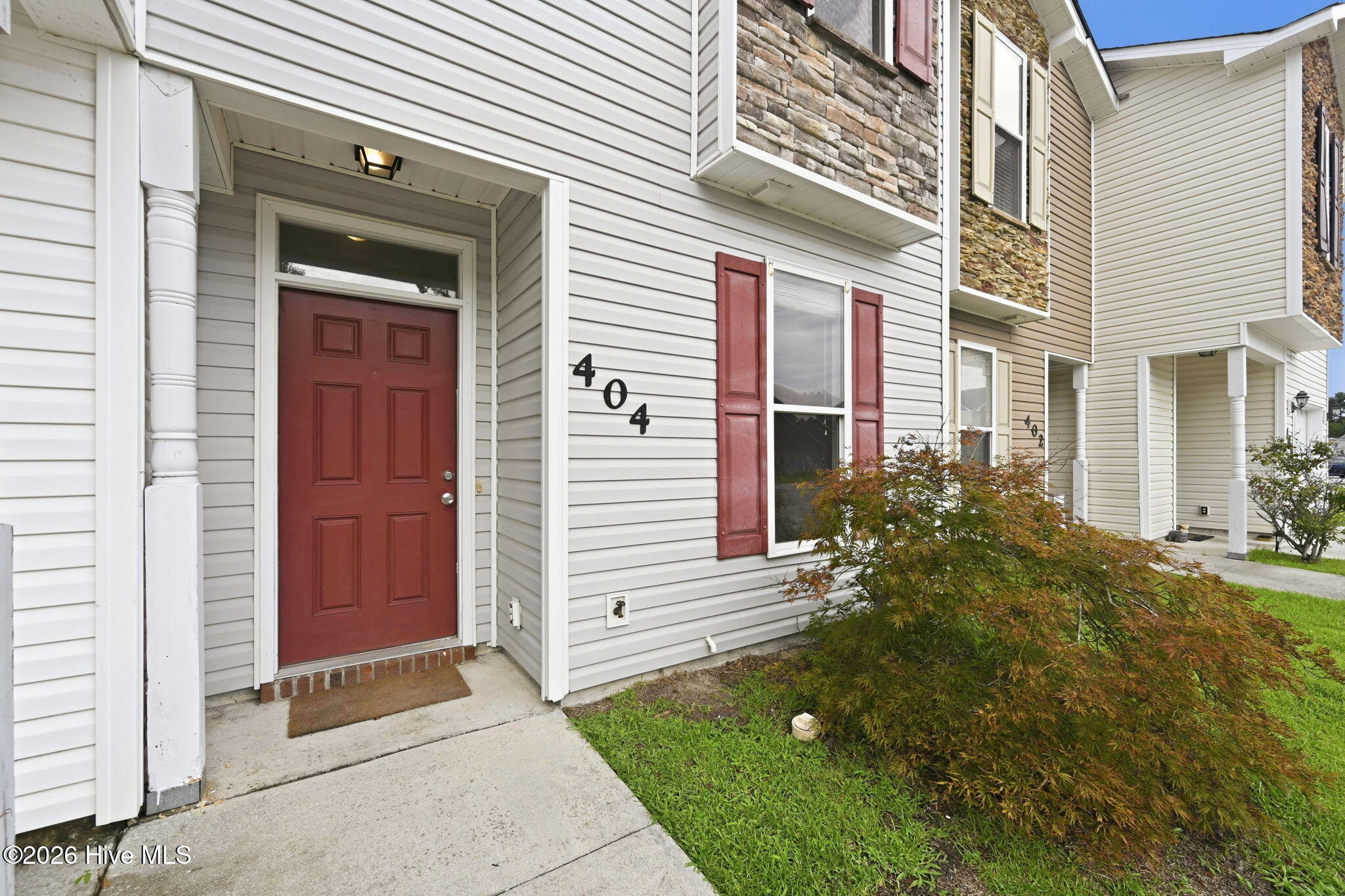 404 Glenhaven Lane Property Photo 4