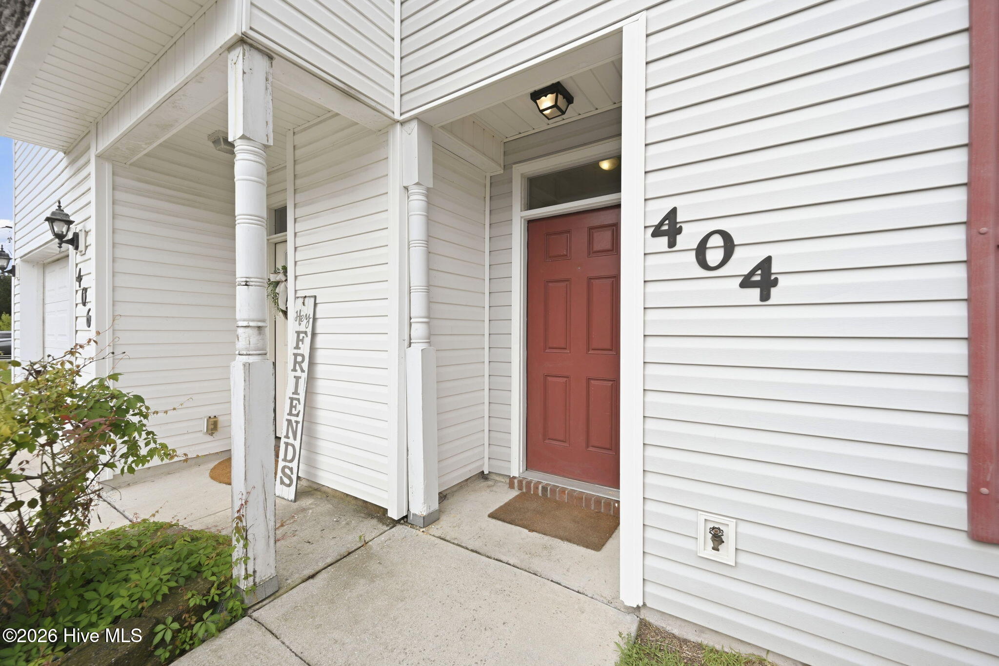 404 Glenhaven Lane Property Photo 8