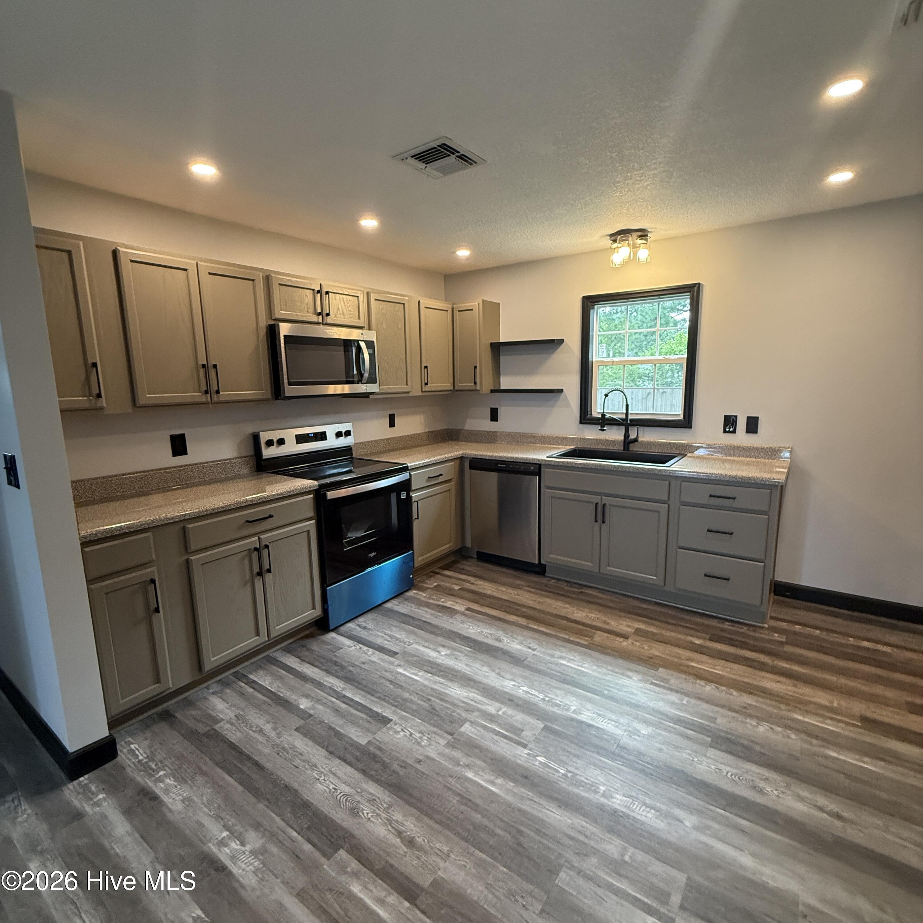 3273 Rocky Hock Road Property Photo 2