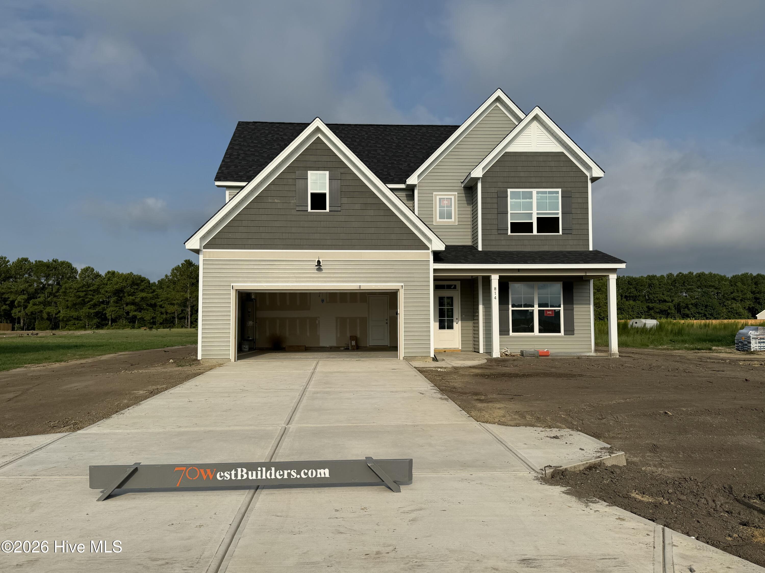 814 Tupelo Tree Drive Property Photo 1