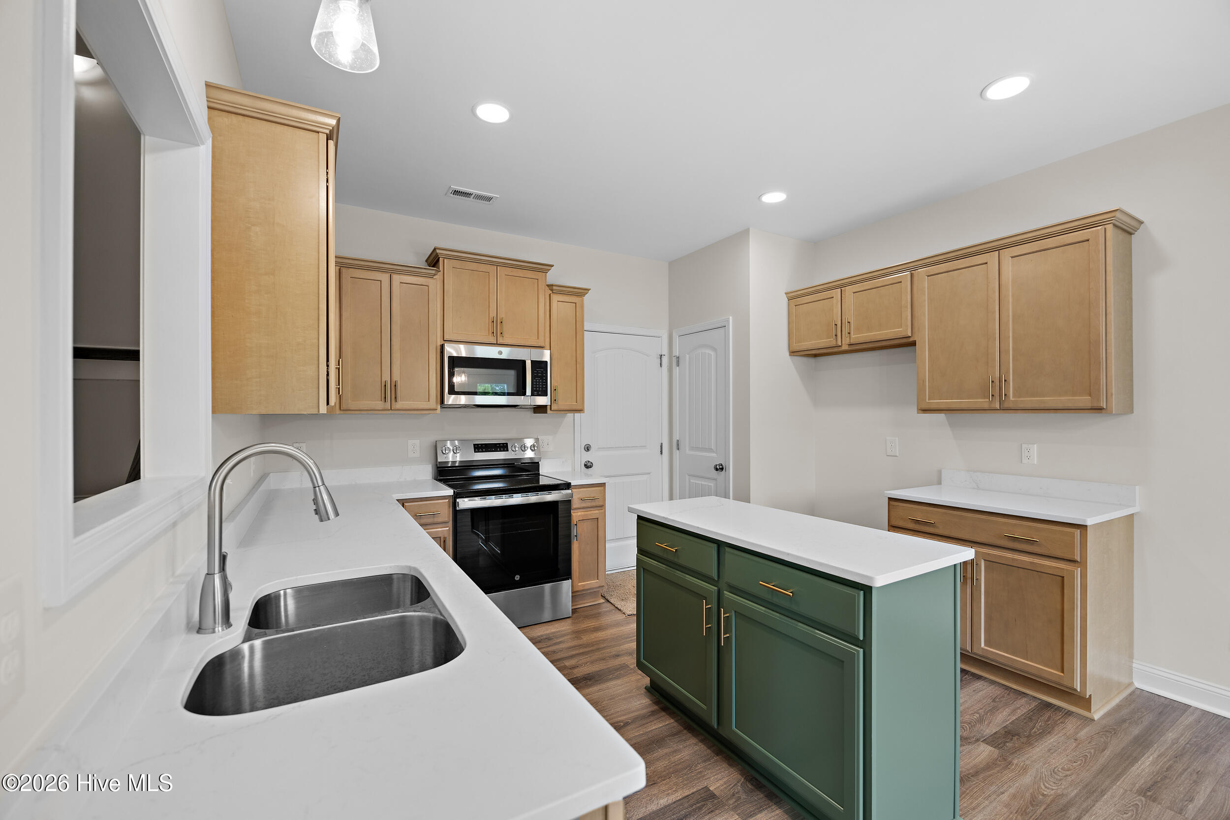 416 Fore Place Property Photo 13