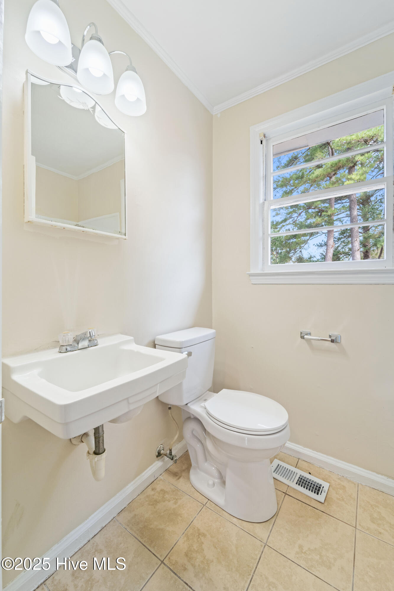2272 Onslow Drive Property Photo 9