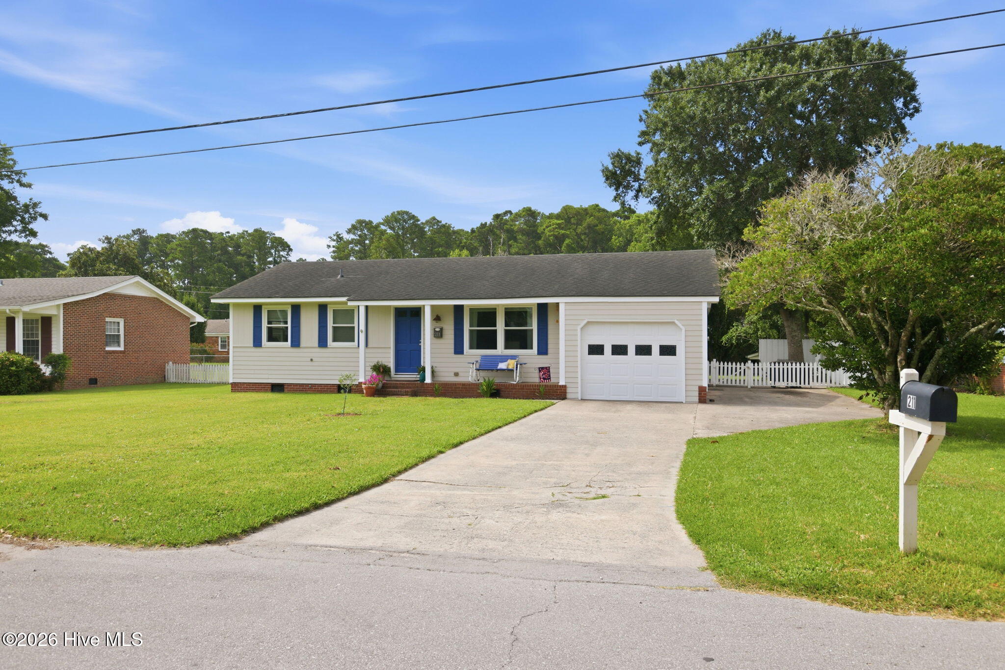 211 Vine Street Property Photo 2