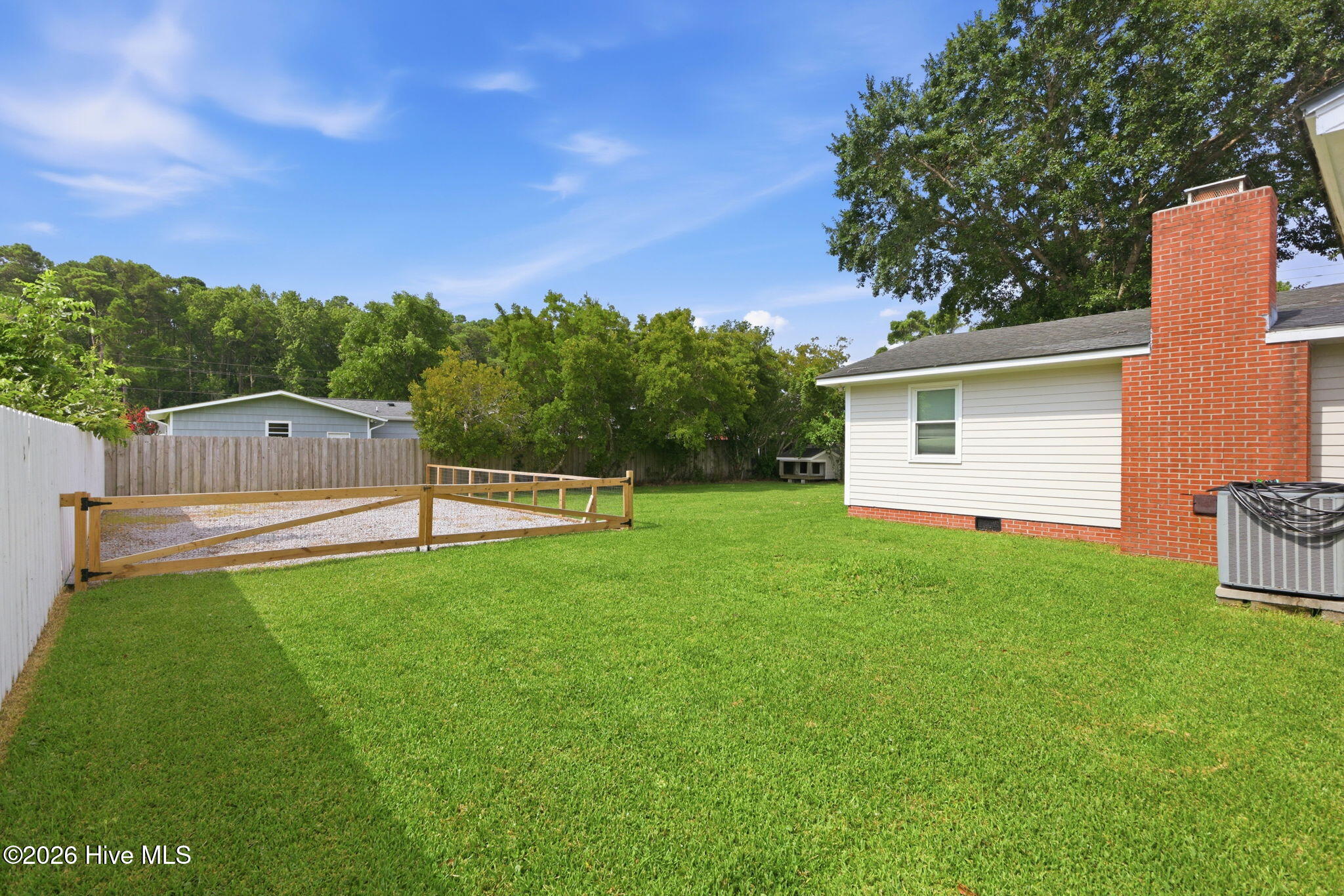 211 Vine Street Property Photo 4