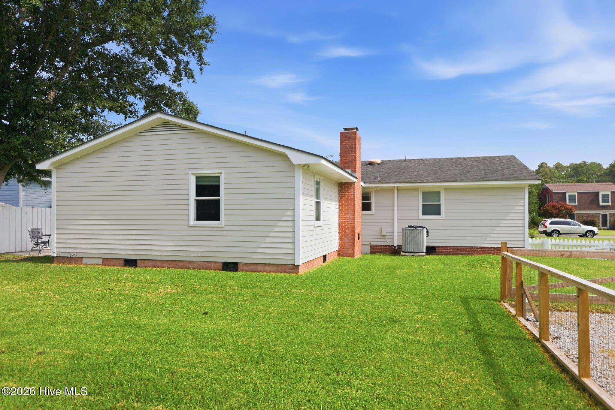 211 Vine Street Property Photo 5