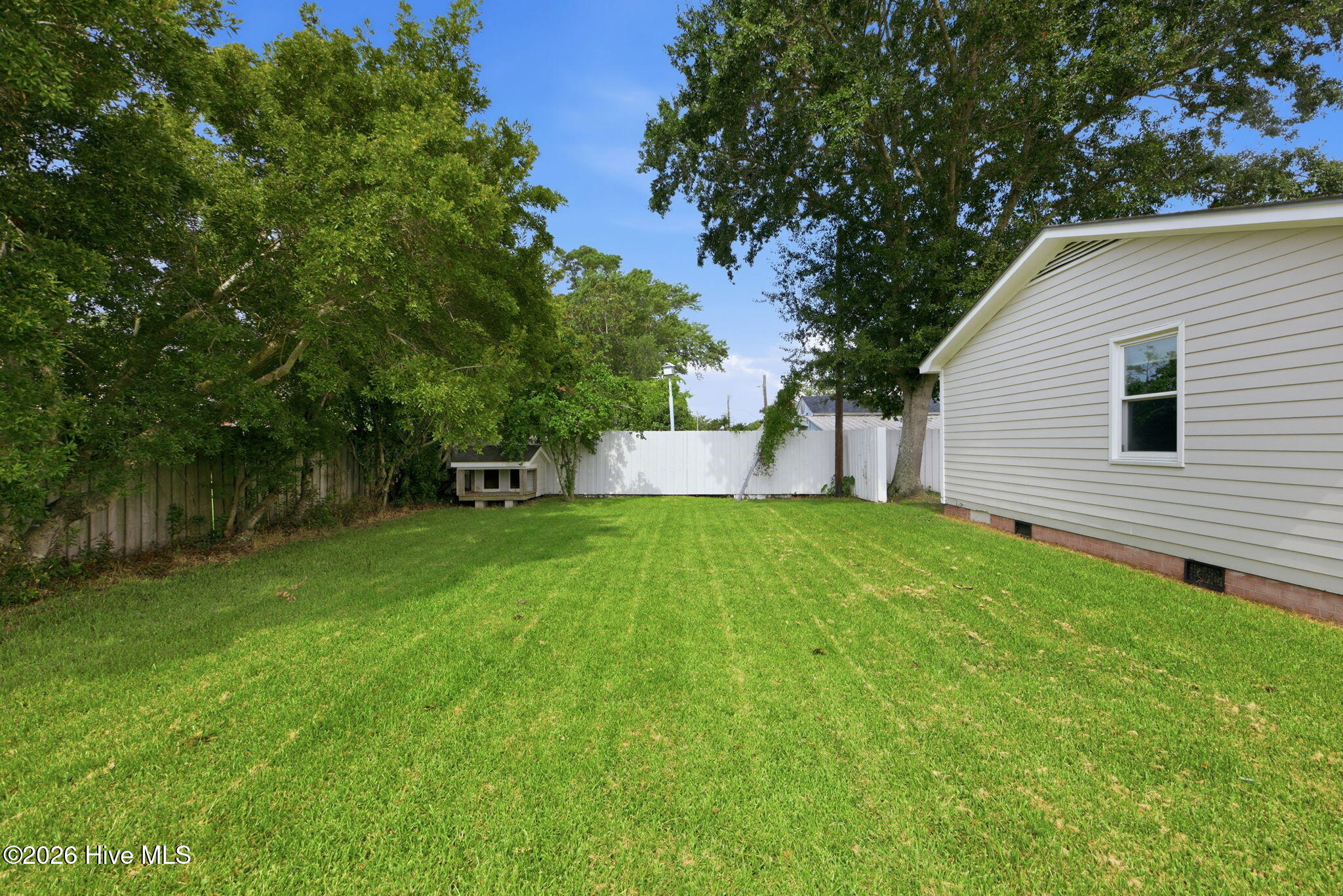 211 Vine Street Property Photo 6