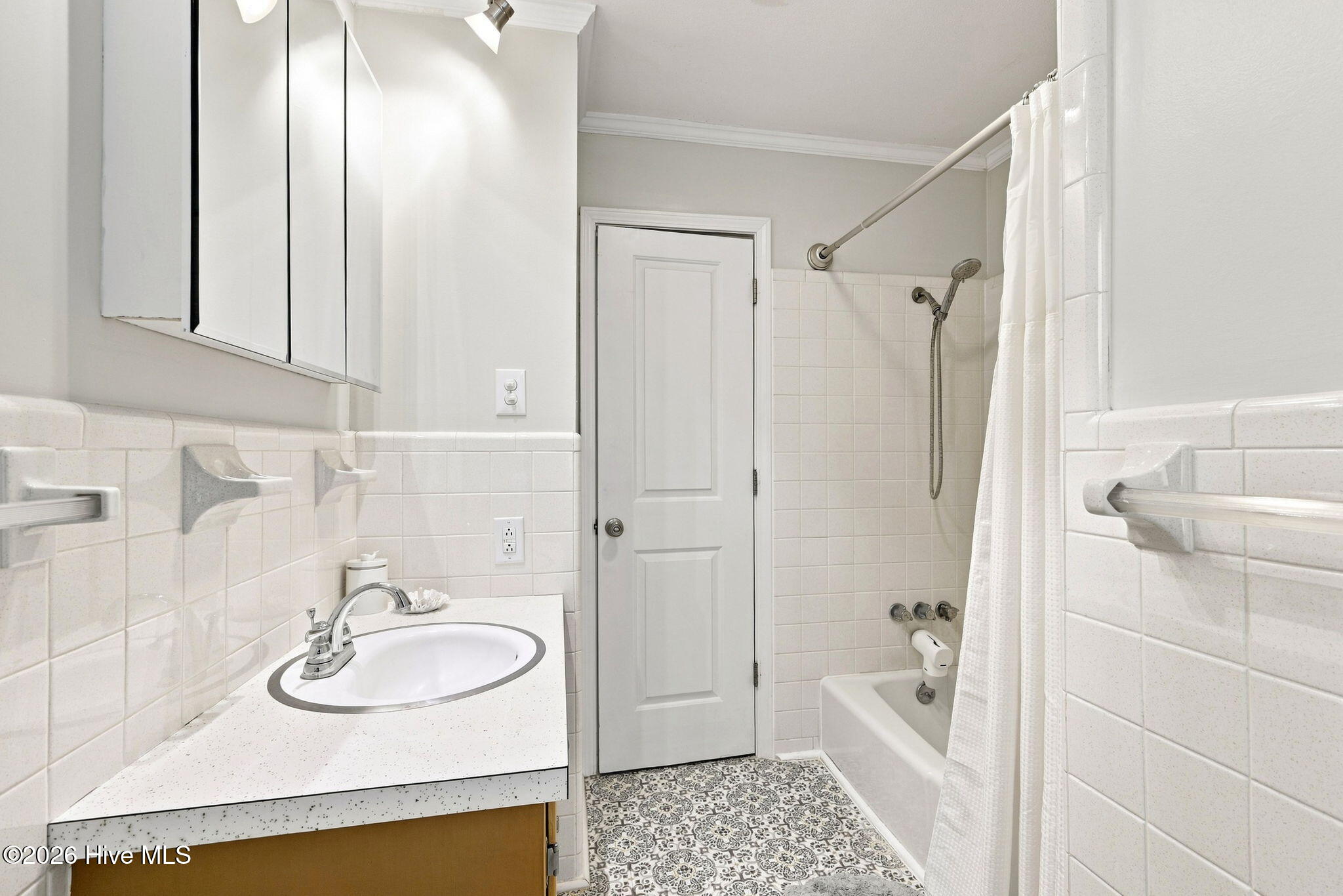 211 Vine Street Property Photo 14
