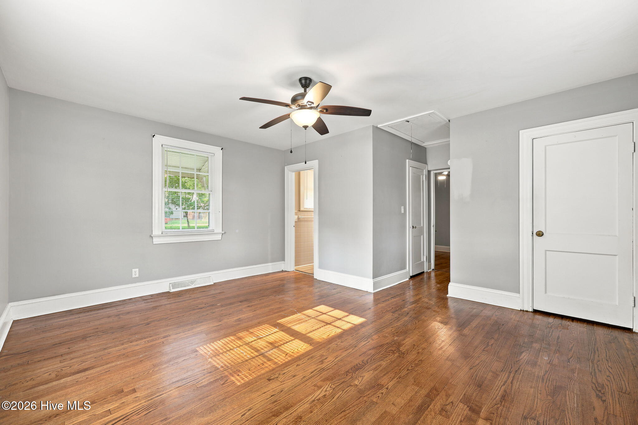 937 Redgate Avenue Property Photo 17