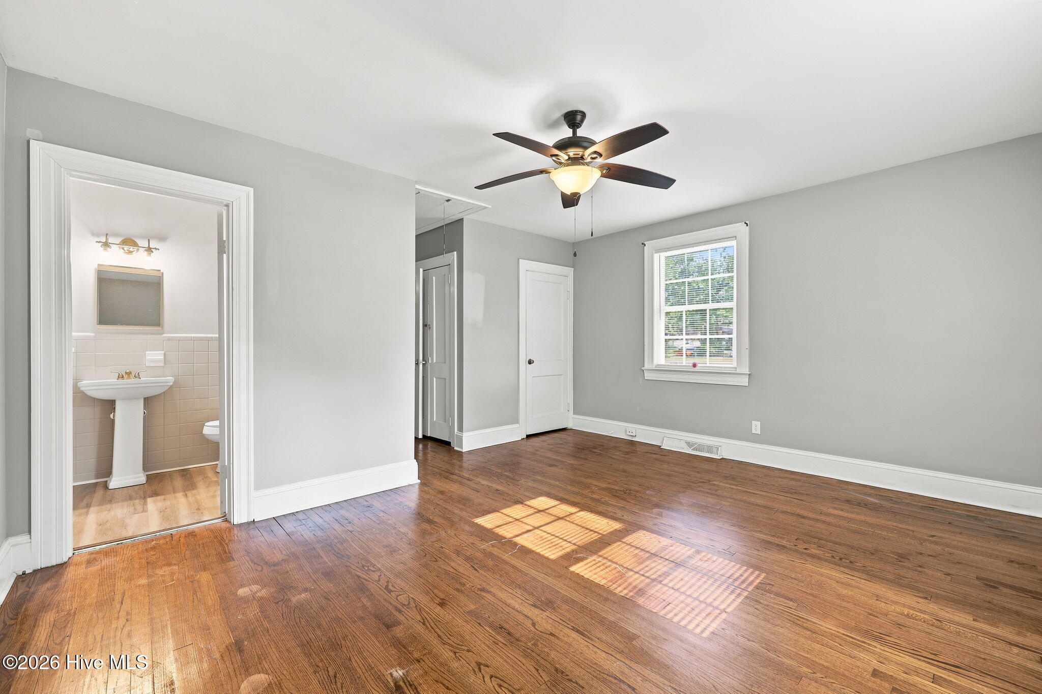 937 Redgate Avenue Property Photo 18