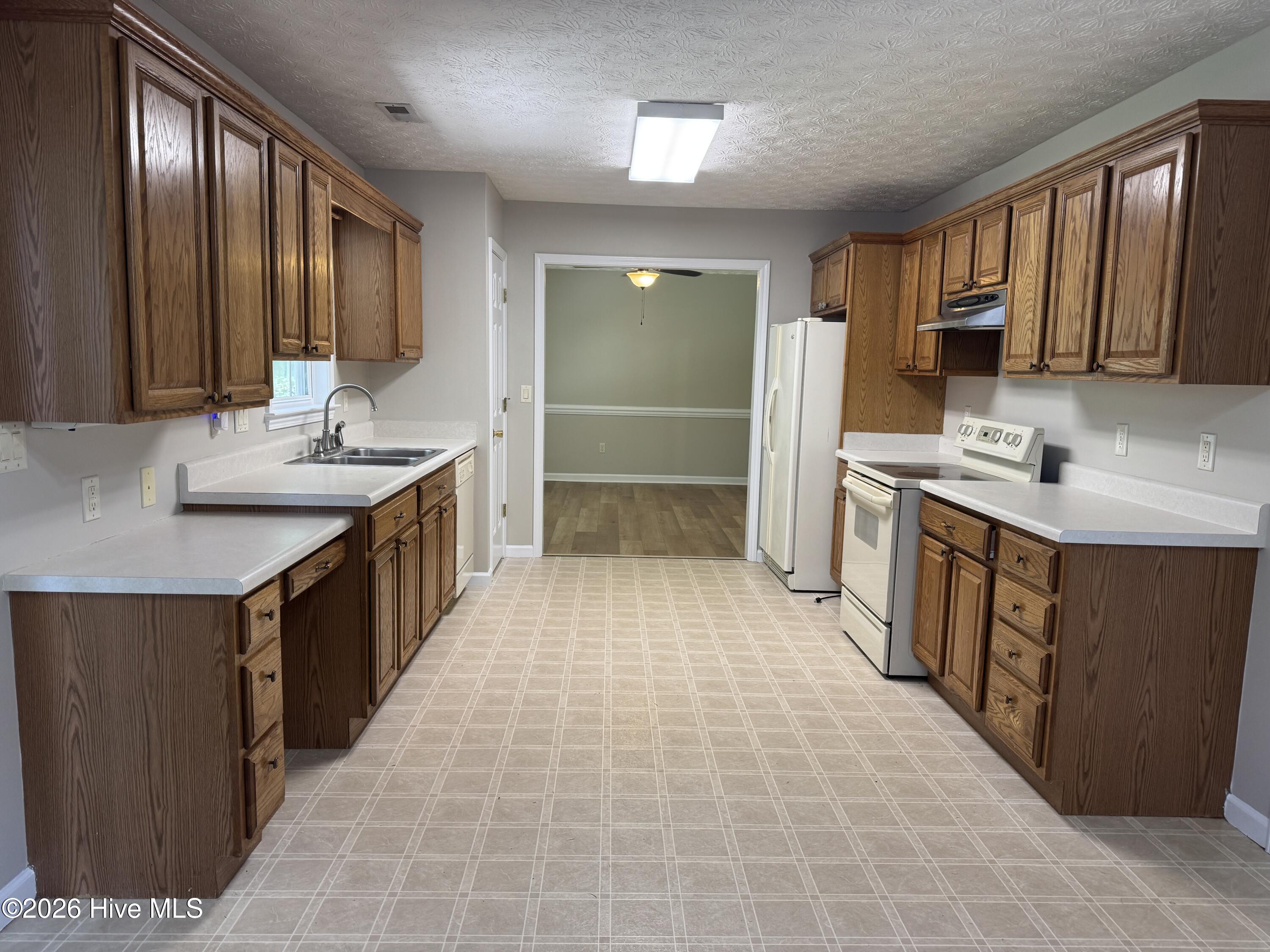 105 Farina Drive Property Photo 4