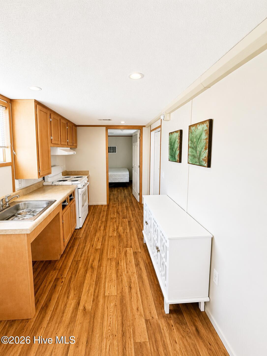 99 Dundee Trail Property Photo 3