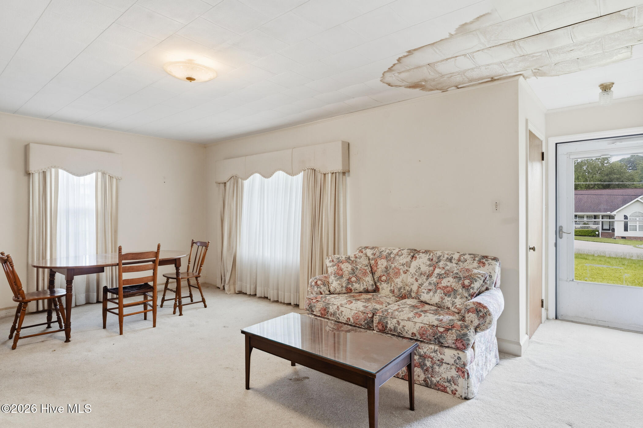 1115 Richmond Road Property Photo 8