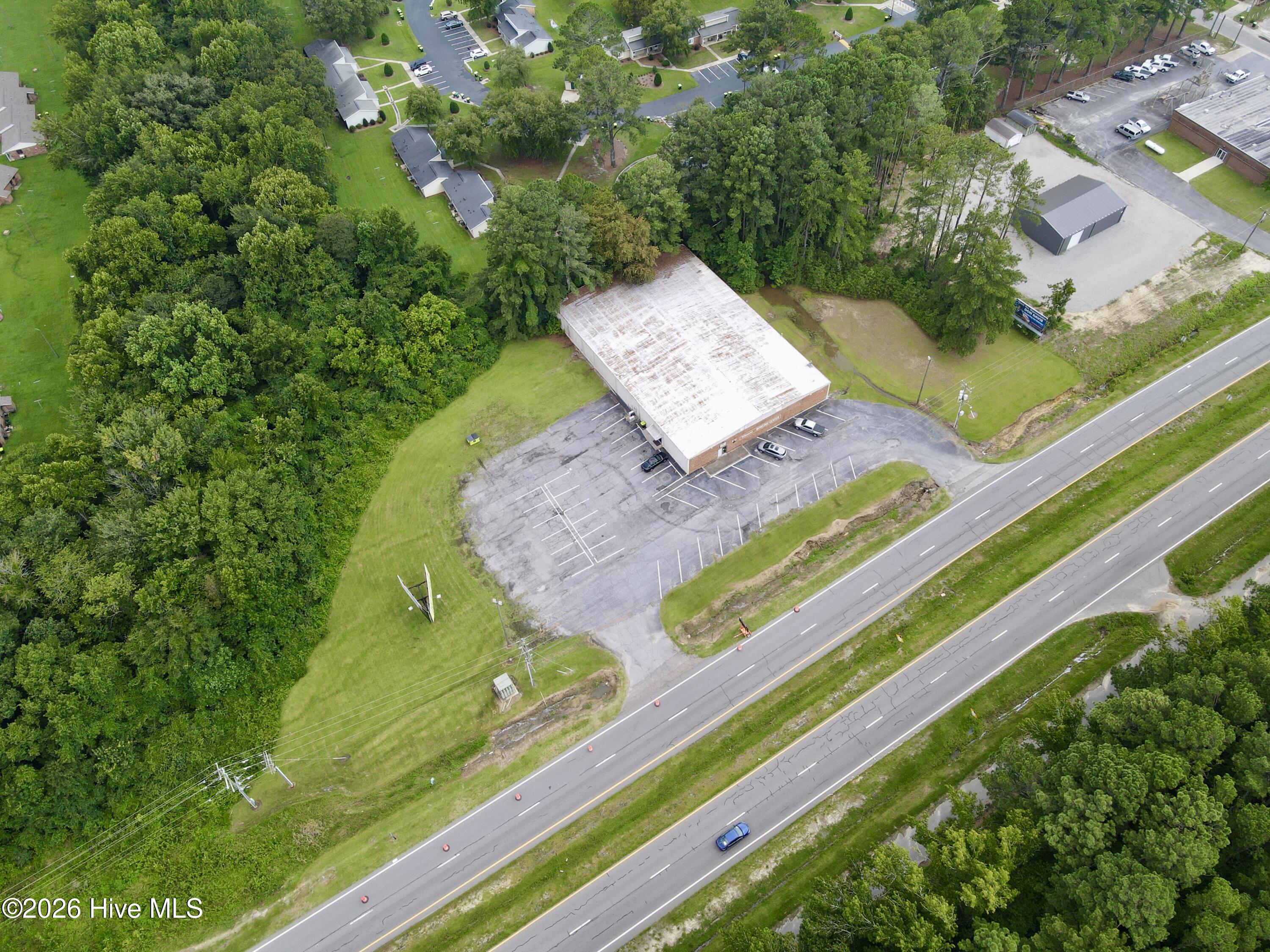 915 E Boulevard Property Photo 9