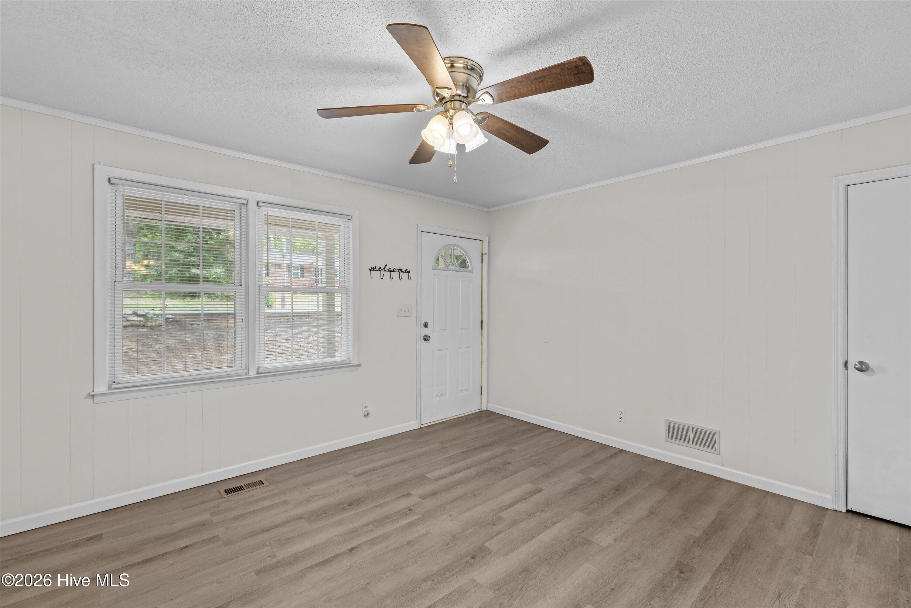 2526 Meadowbrook Drive Property Photo 3