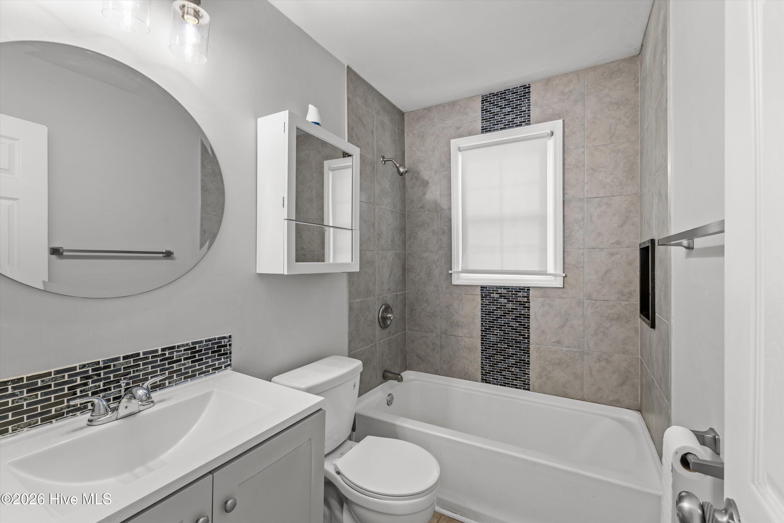 2526 Meadowbrook Drive Property Photo 9