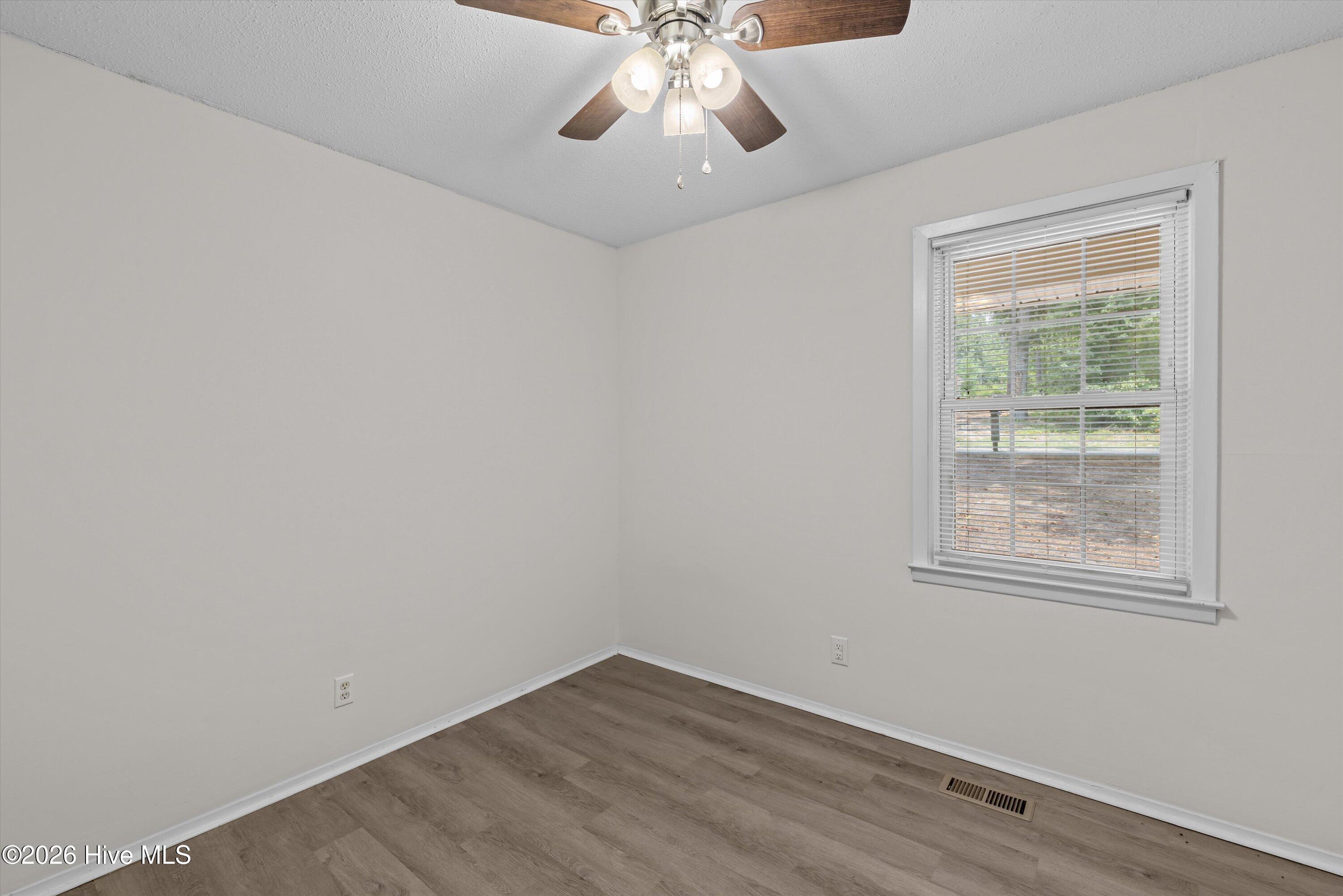 2526 Meadowbrook Drive Property Photo 10