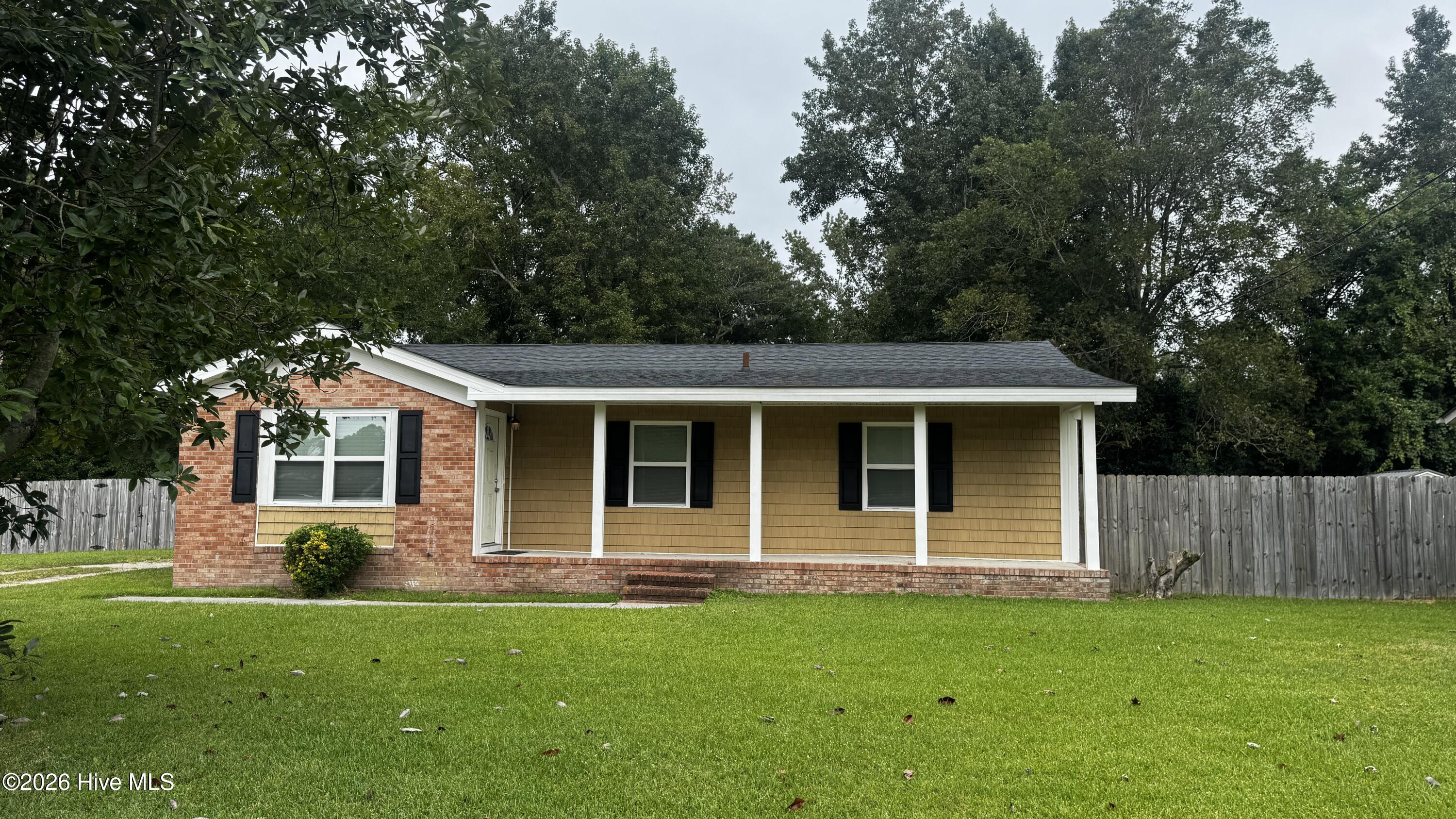 112 Shamrock Drive Property Photo 1