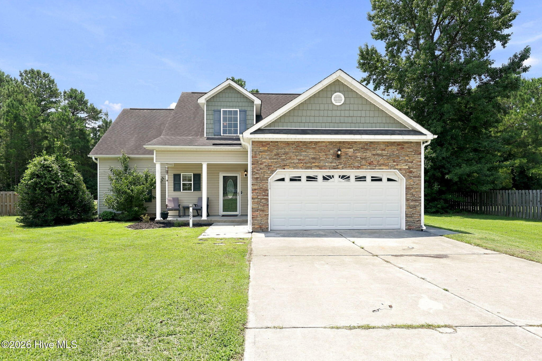 302 Squire Court Property Photo 1