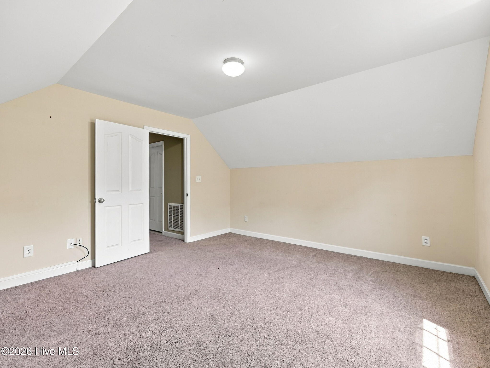 302 Squire Court Property Photo 27