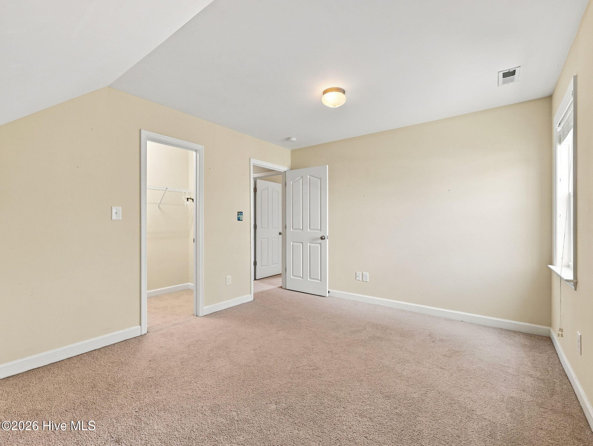 302 Squire Court Property Photo 39