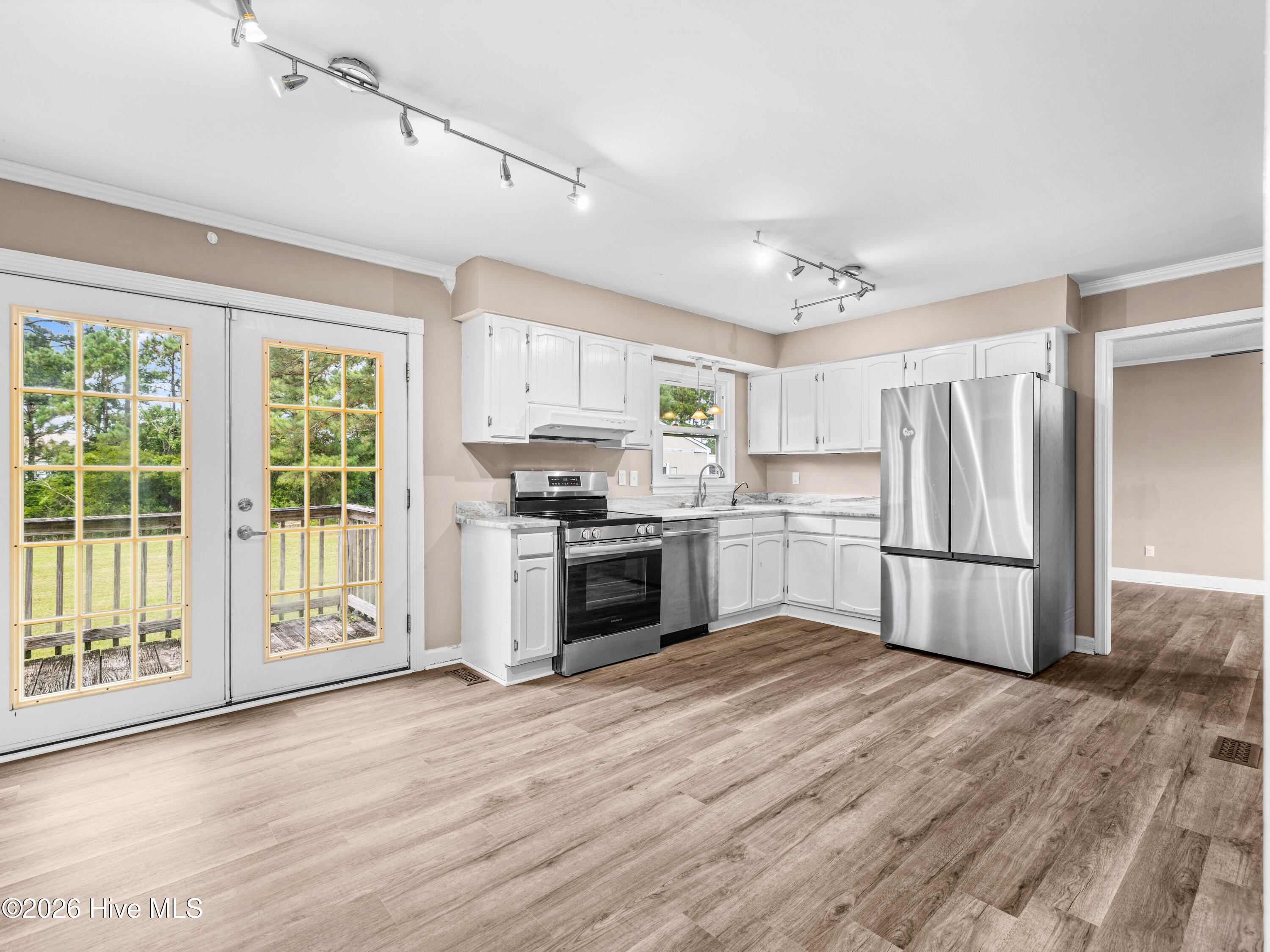73 Sanders Drive Property Photo 11