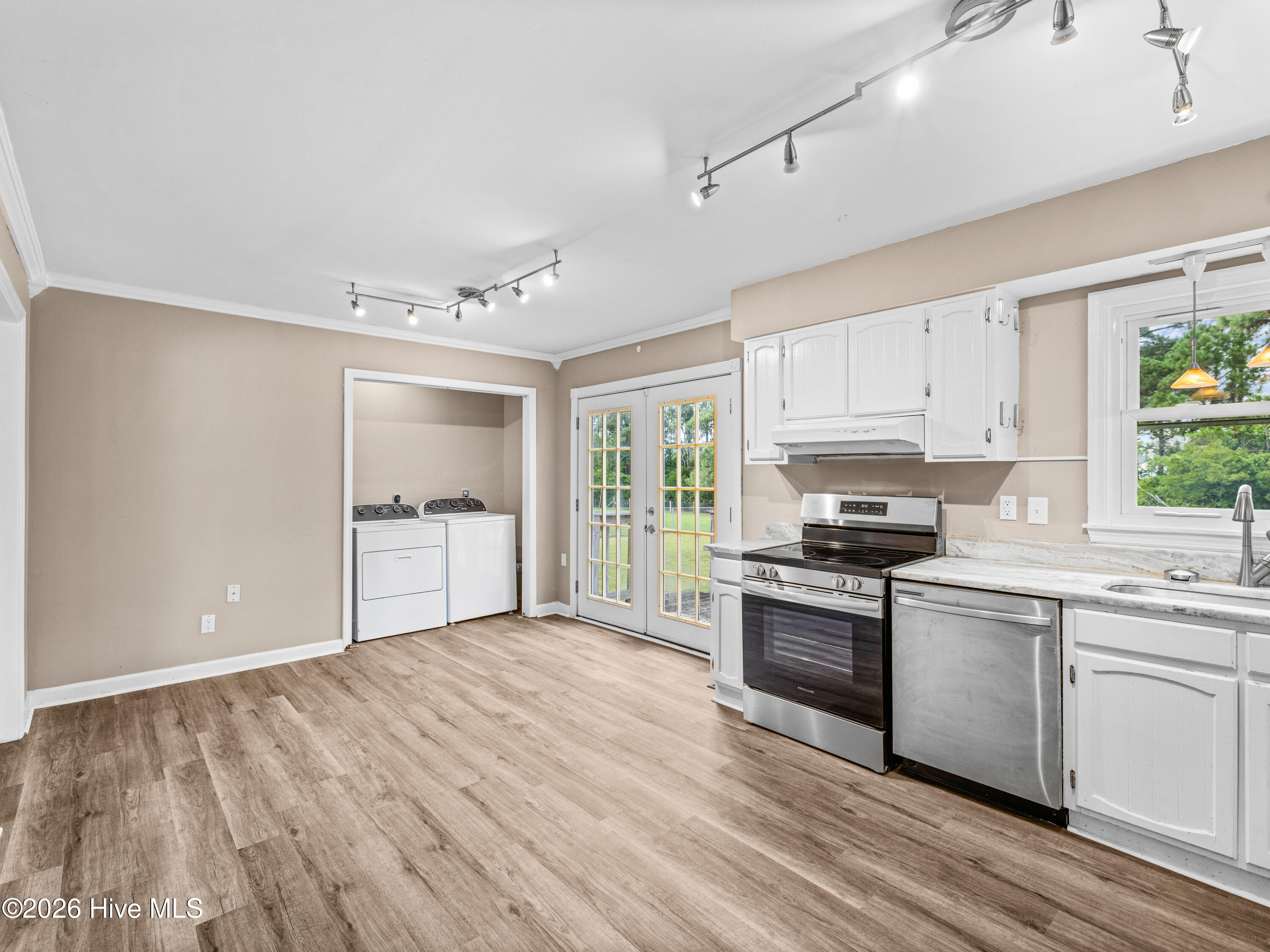 73 Sanders Drive Property Photo 14