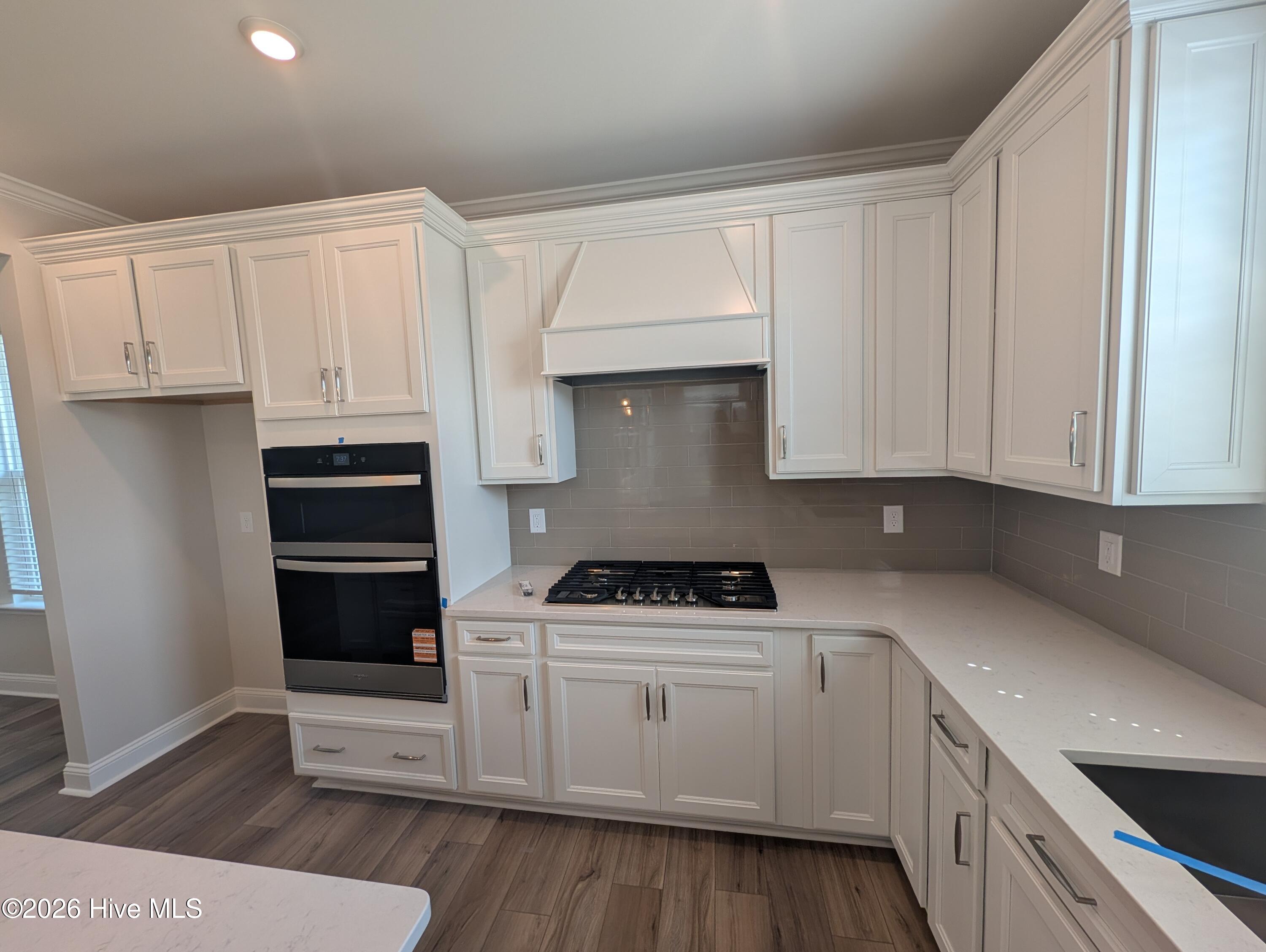 5947 Moonshell Loop Property Photo 5