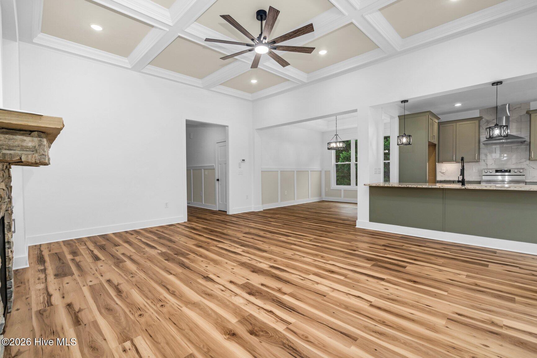 15 Black Feather Lane Property Photo 9