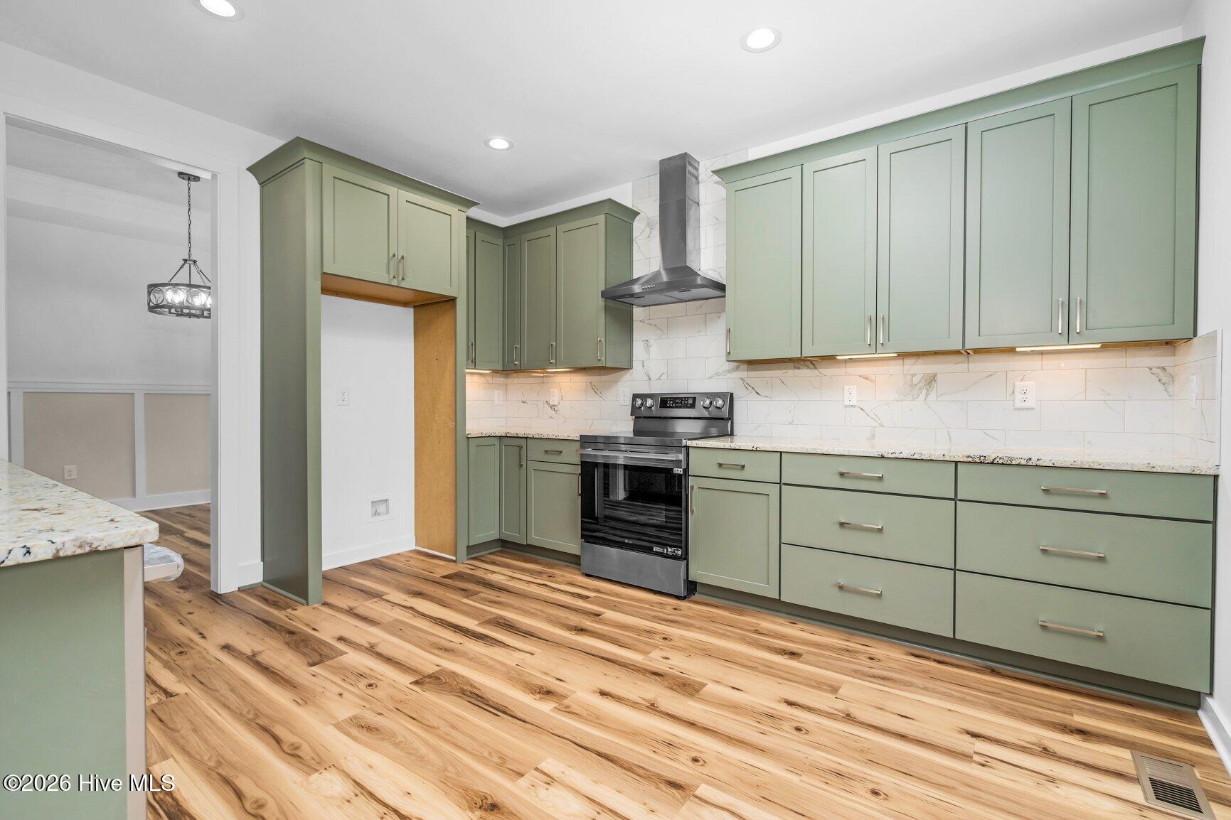 15 Black Feather Lane Property Photo 12