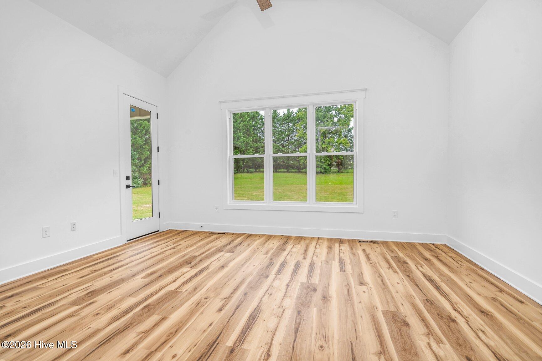 15 Black Feather Lane Property Photo 16