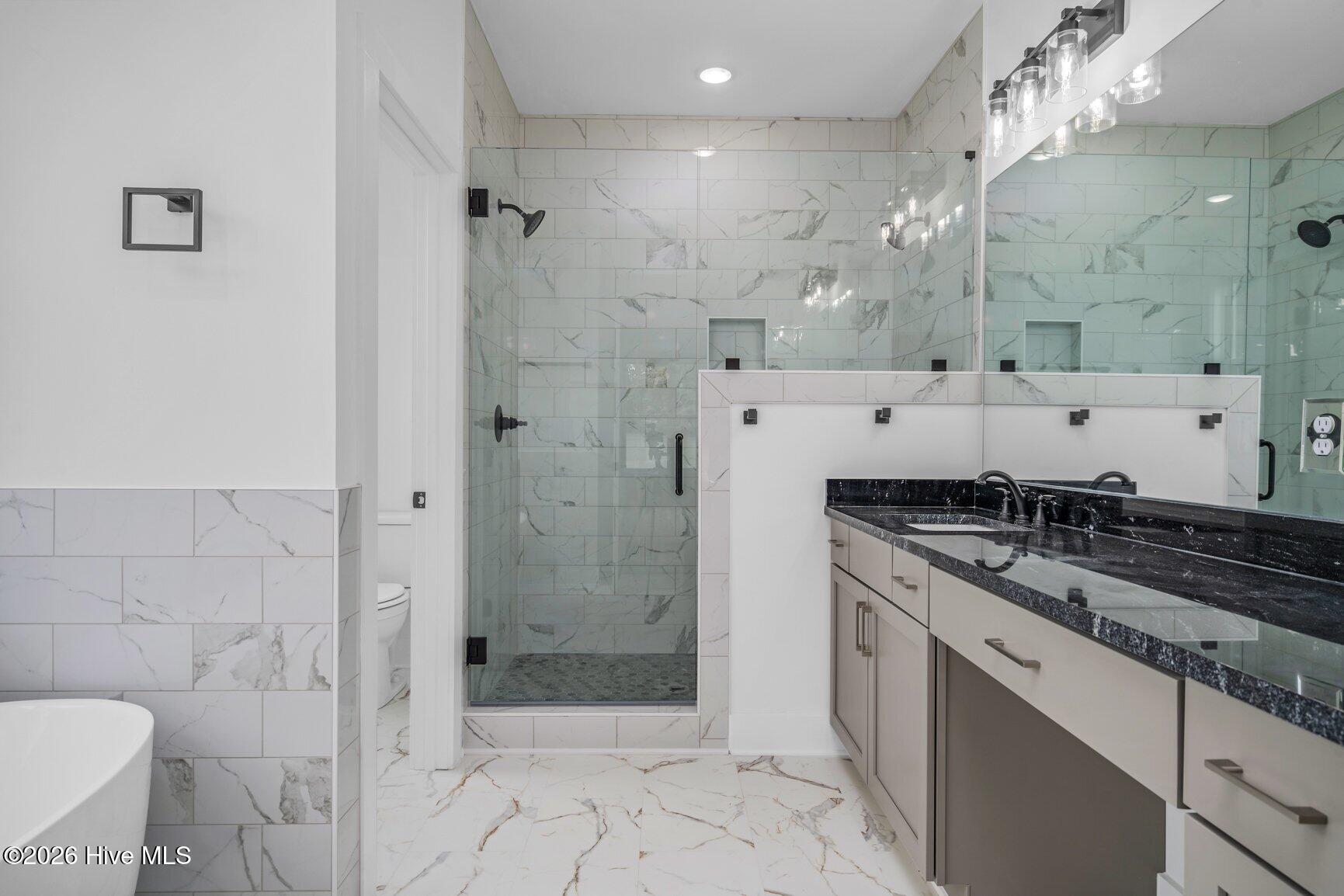 15 Black Feather Lane Property Photo 18
