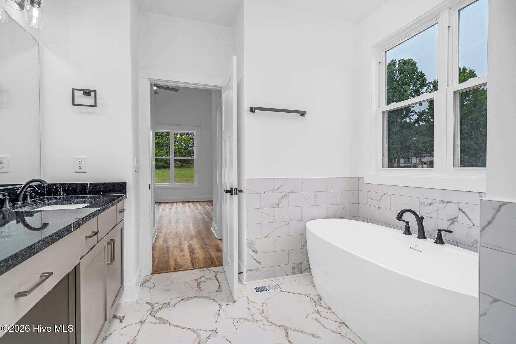 15 Black Feather Lane Property Photo 21