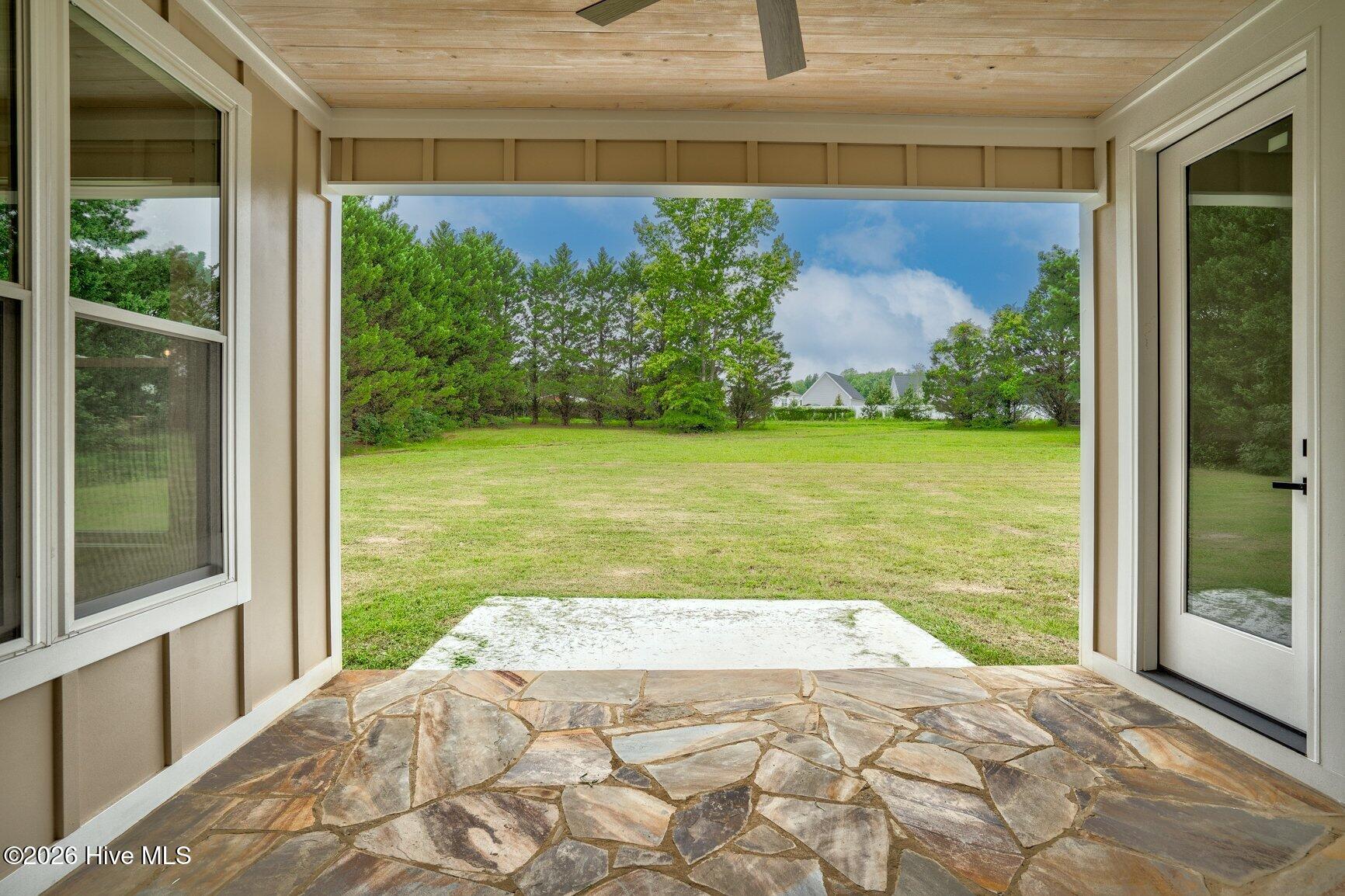 15 Black Feather Lane Property Photo 41