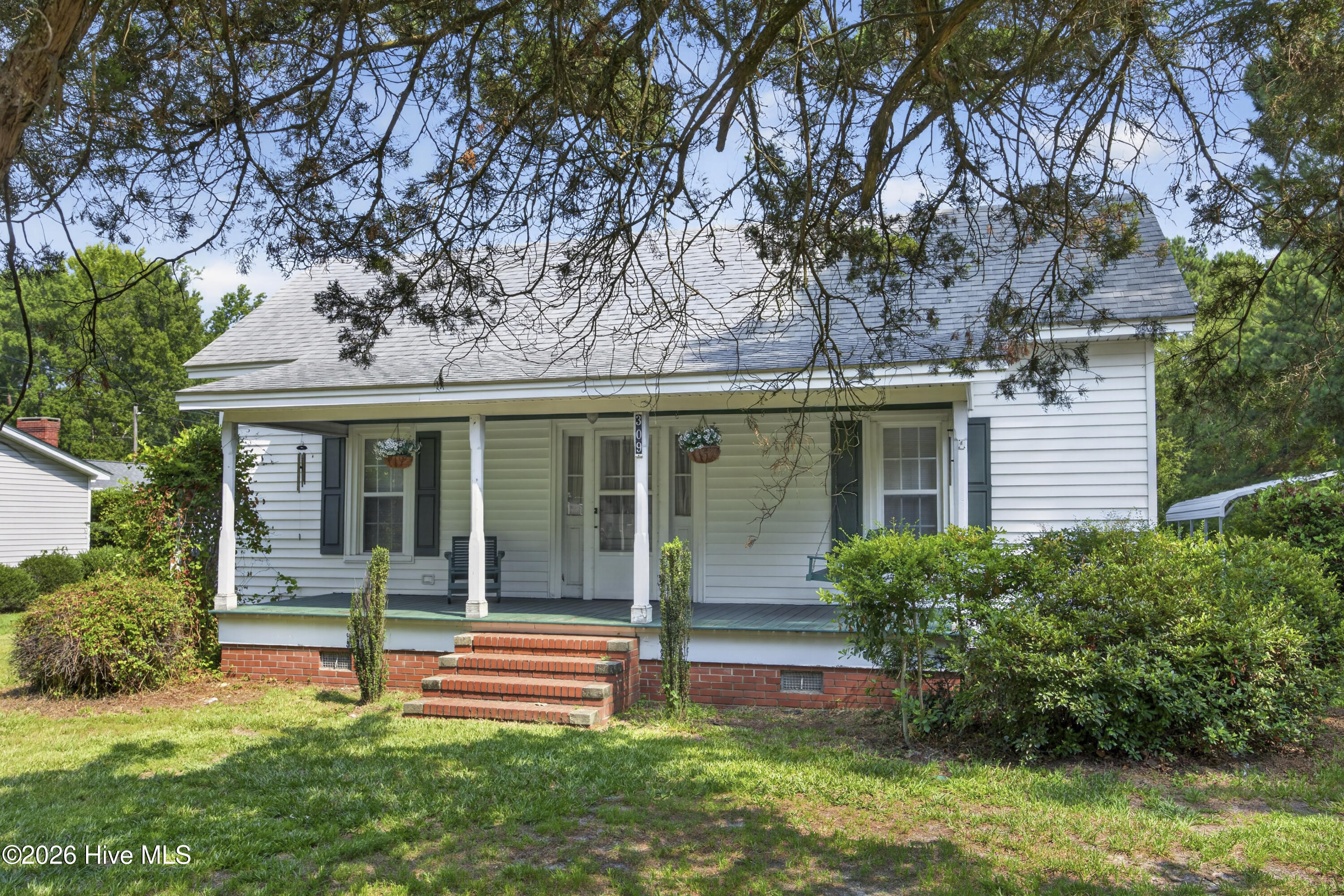 309 E Main Street Property Photo 4