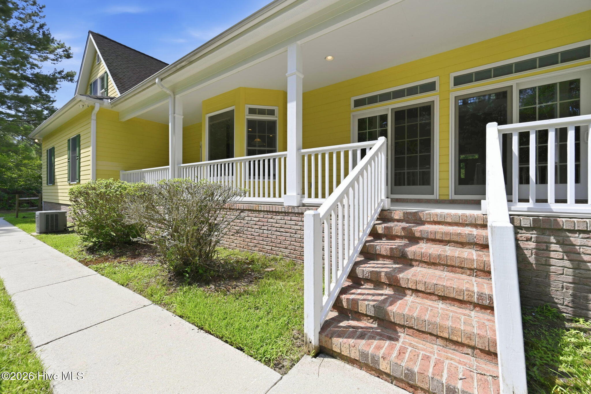 303 Creekview Drive Property Photo 14