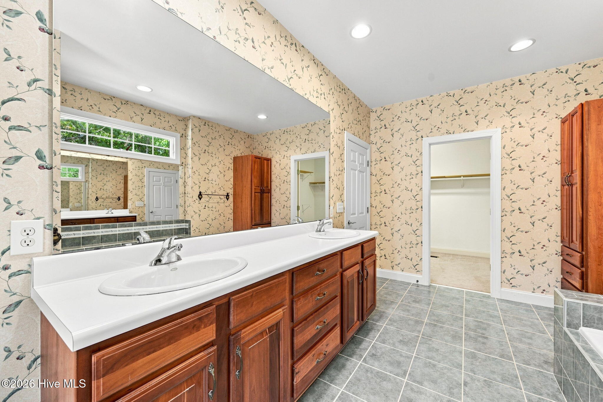 303 Creekview Drive Property Photo 34