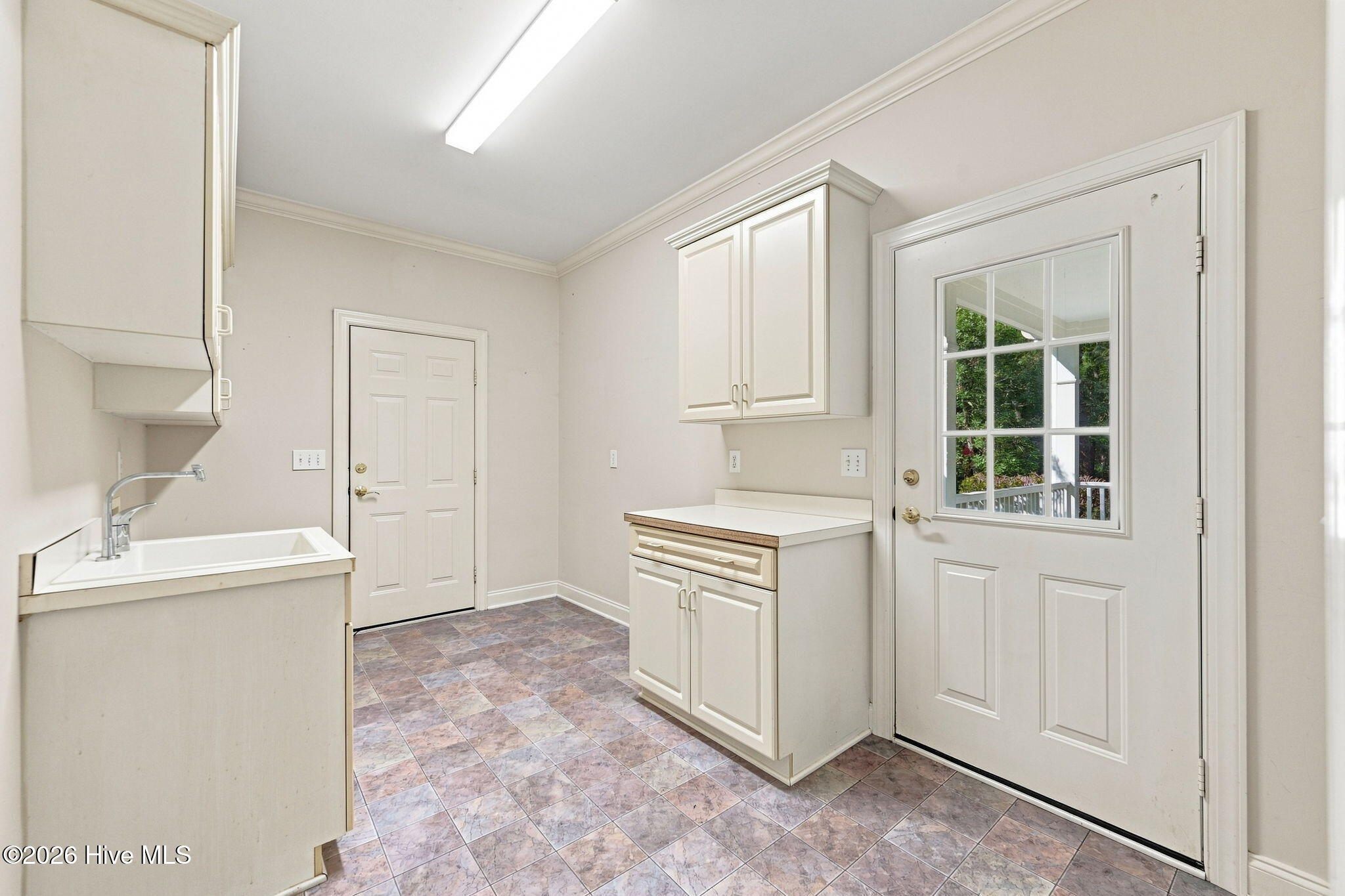 303 Creekview Drive Property Photo 49