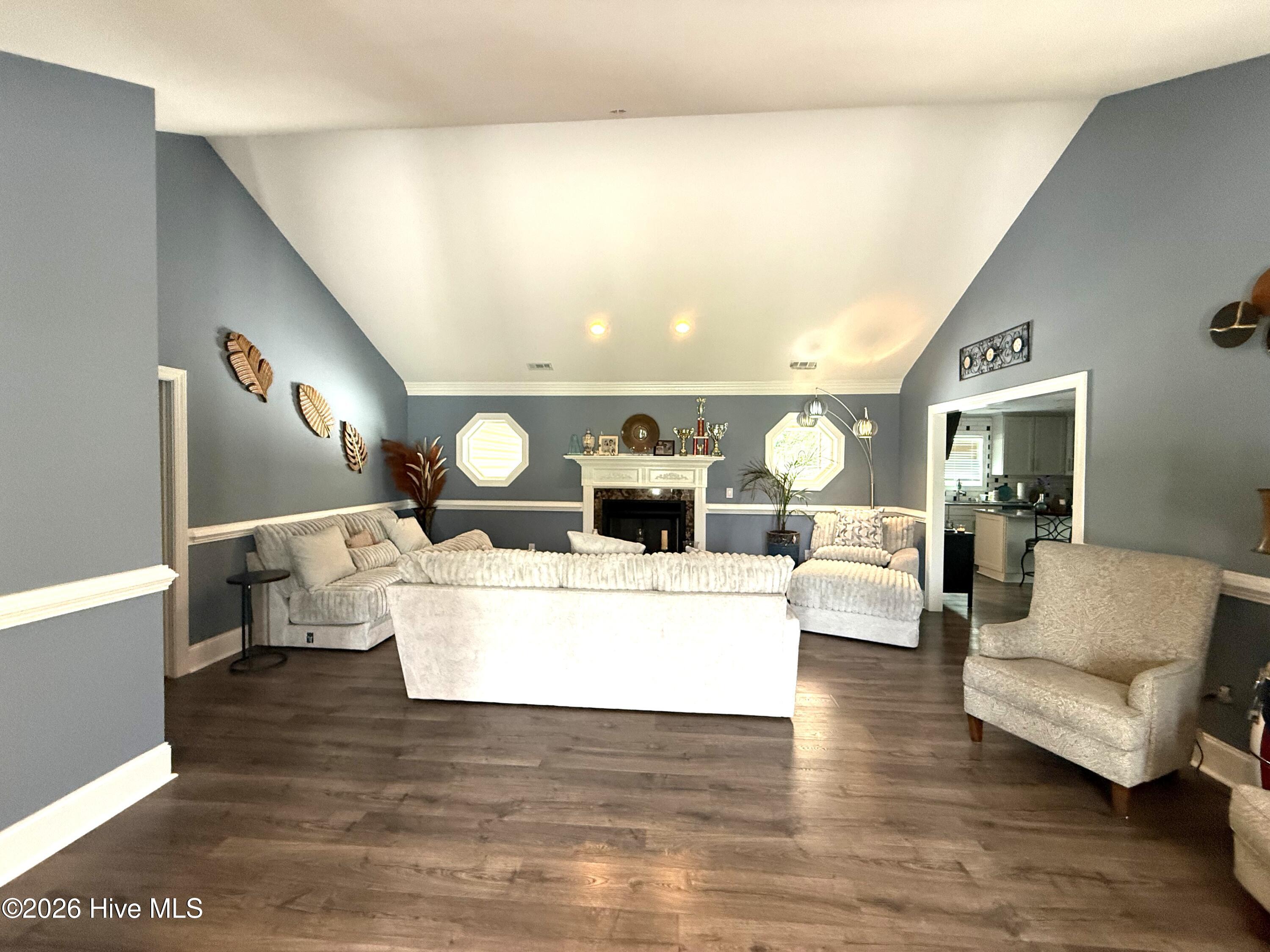 83 Pickett Way Property Photo 6