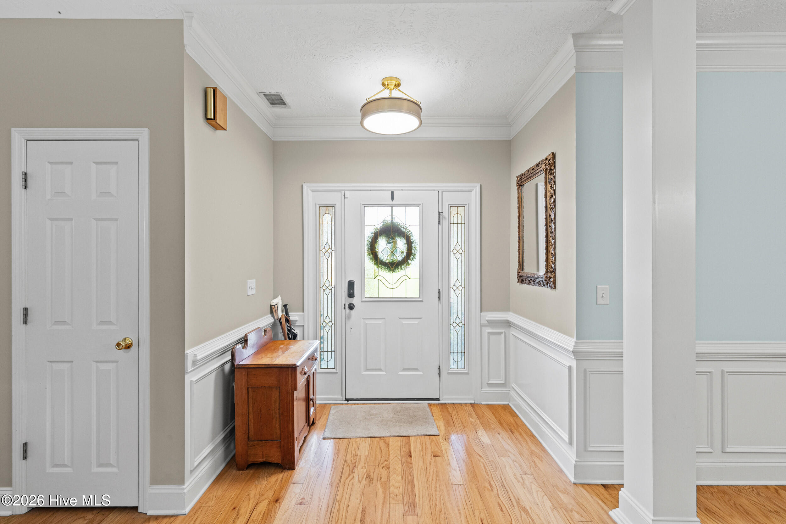 1088 Hampstead Place Property Photo 5