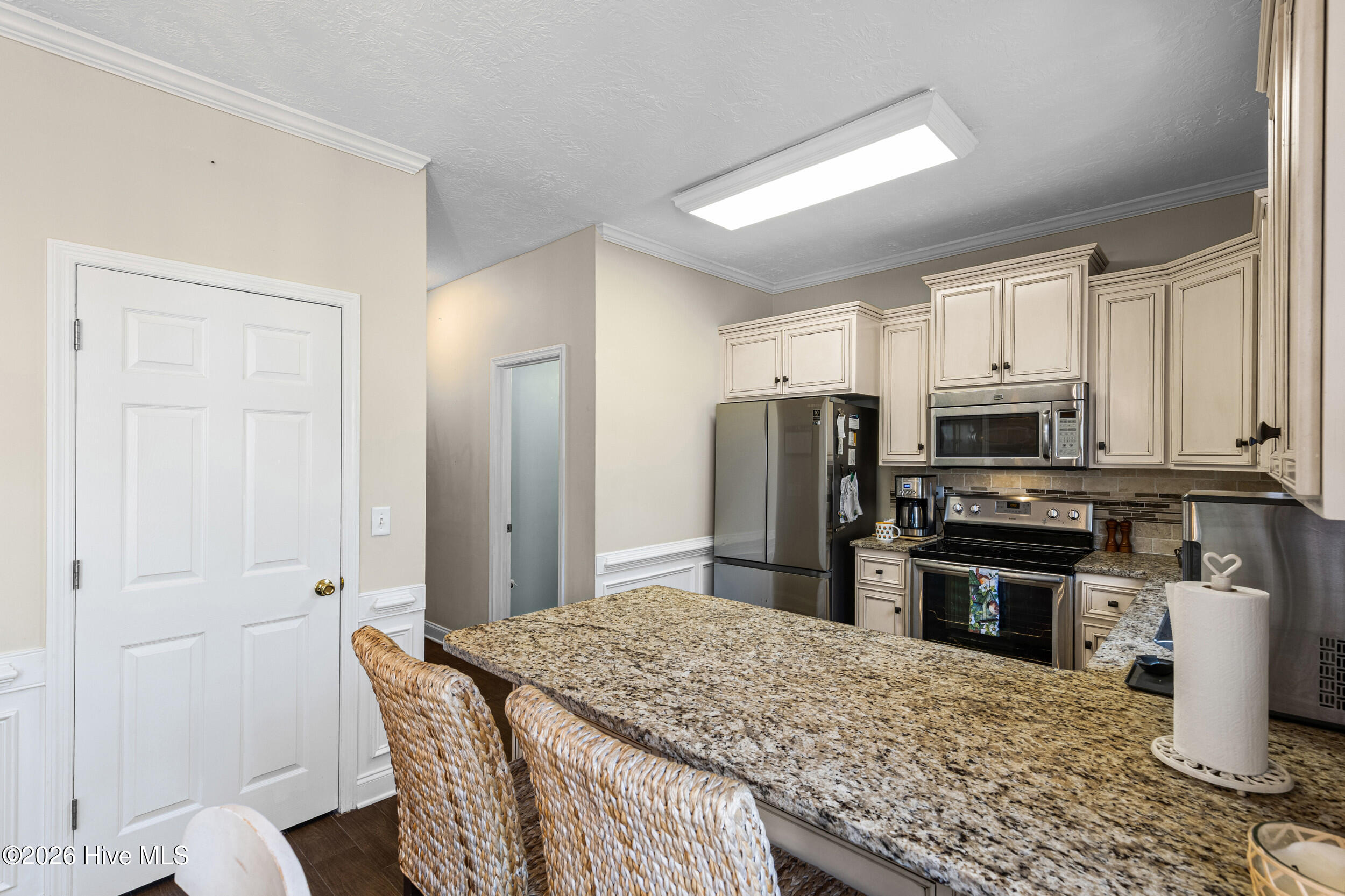 1088 Hampstead Place Property Photo 13