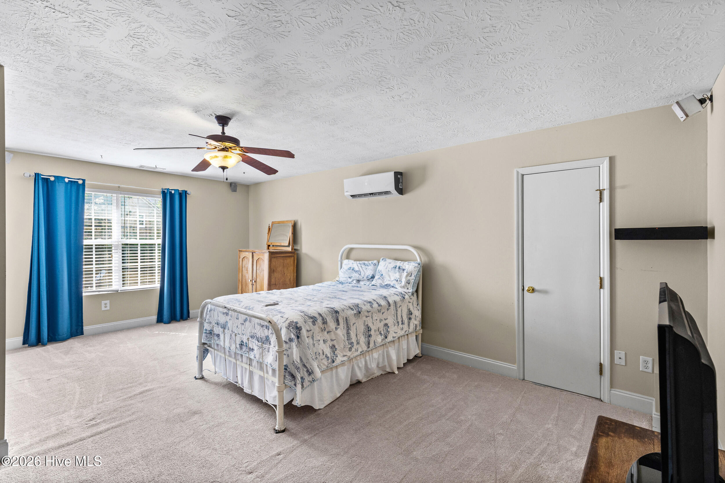 1088 Hampstead Place Property Photo 33