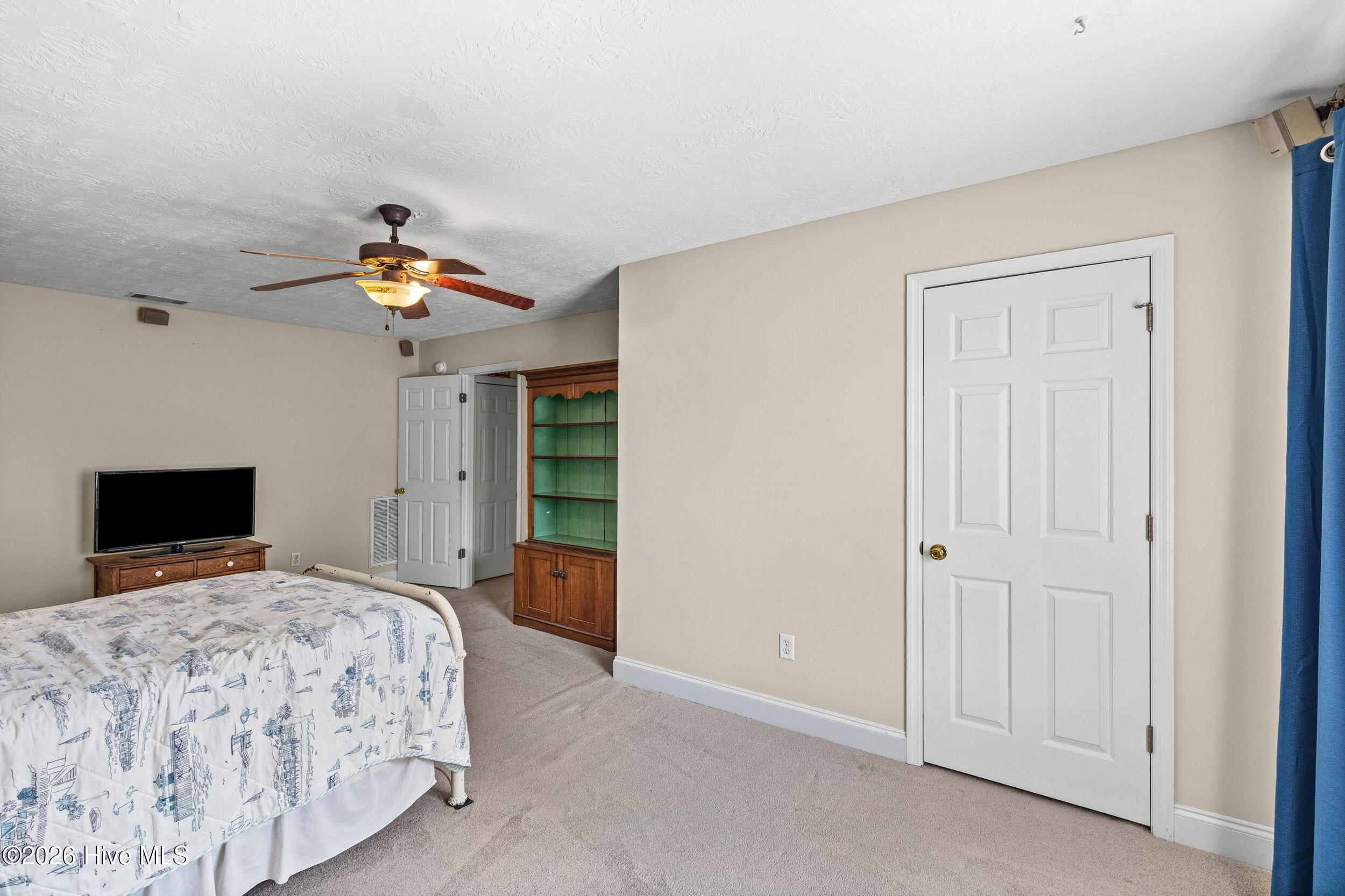 1088 Hampstead Place Property Photo 34