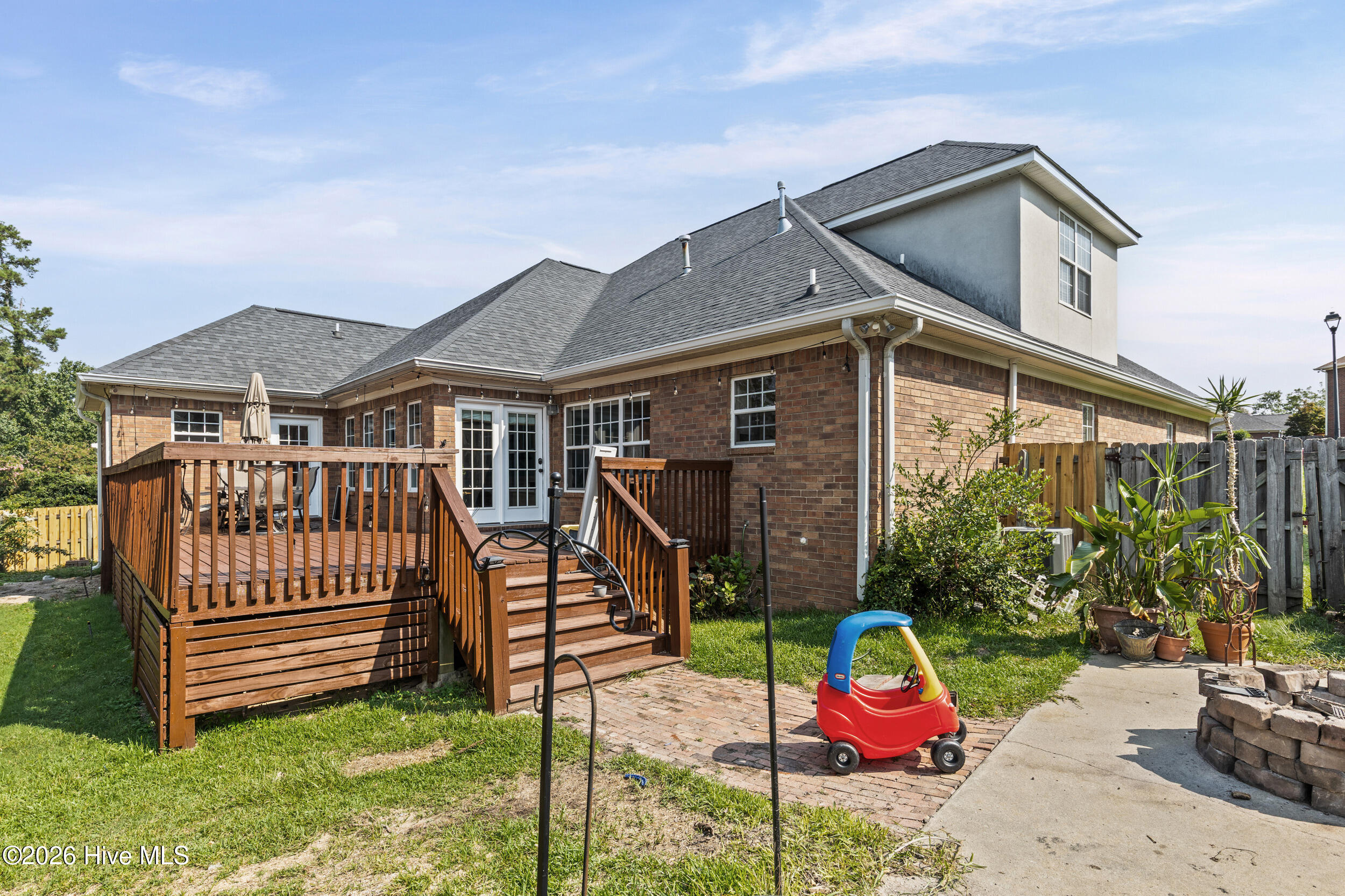 1088 Hampstead Place Property Photo 40