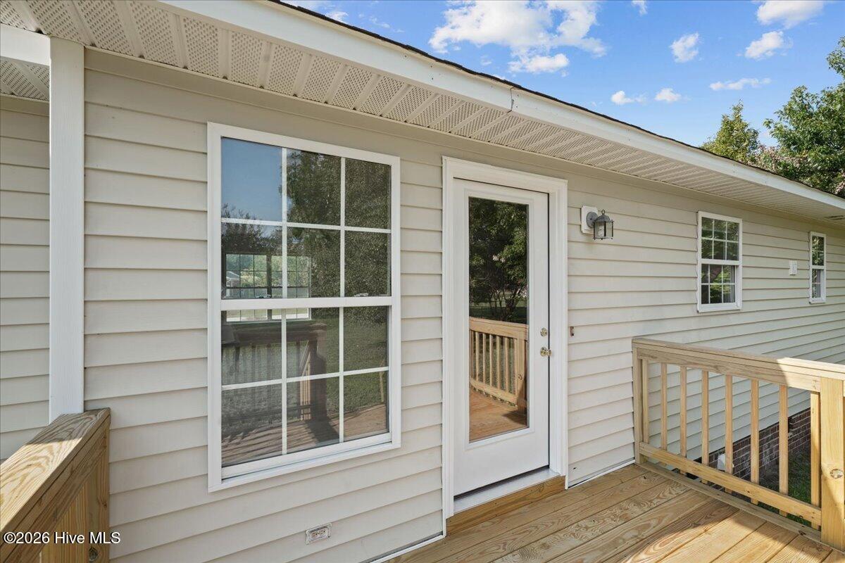 2595 Pine Knoll Drive Property Photo 7