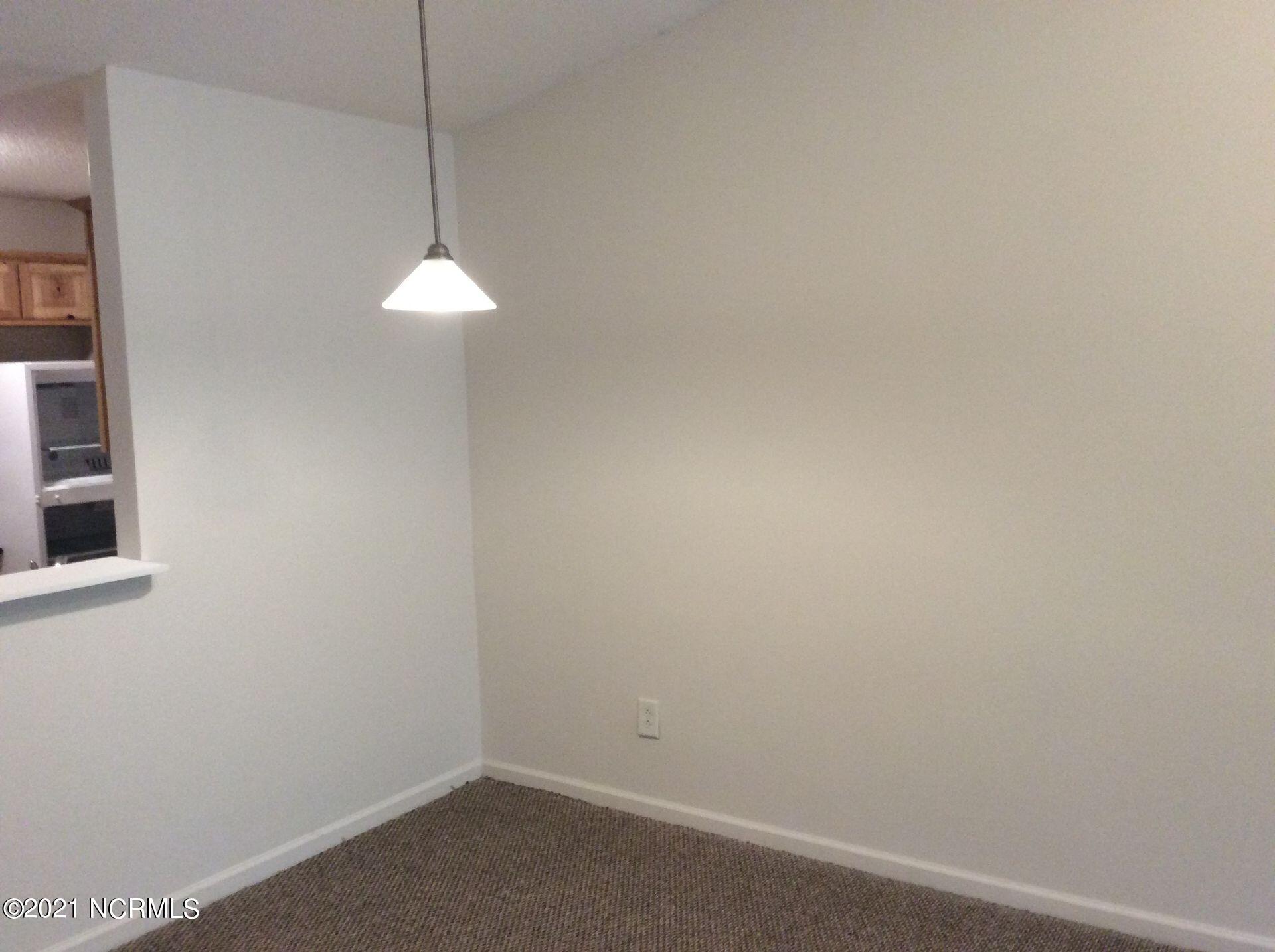 111 Jerrett Lane Property Photo 5